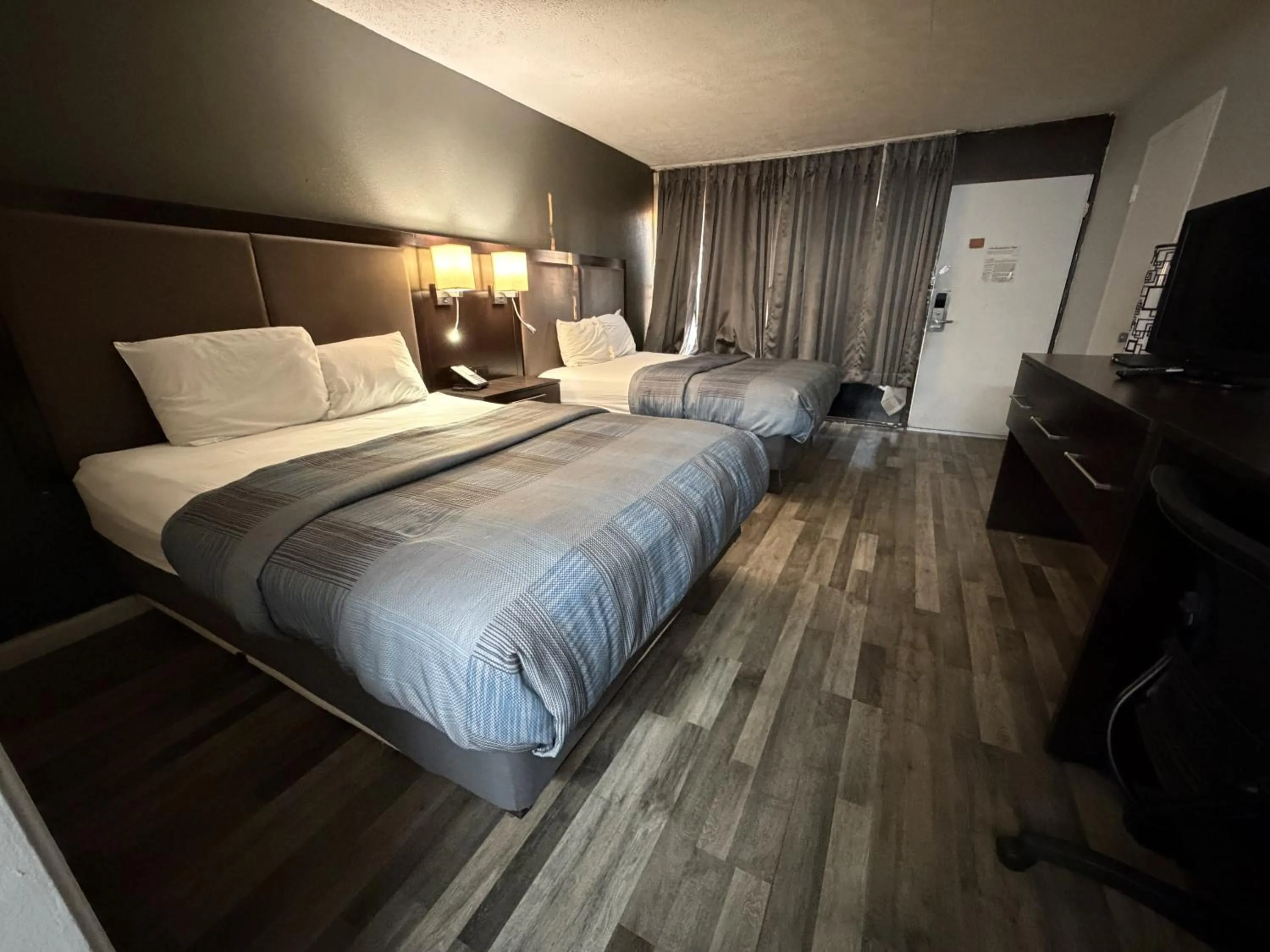 Bed in Wilkes-Barre Inn & Suites