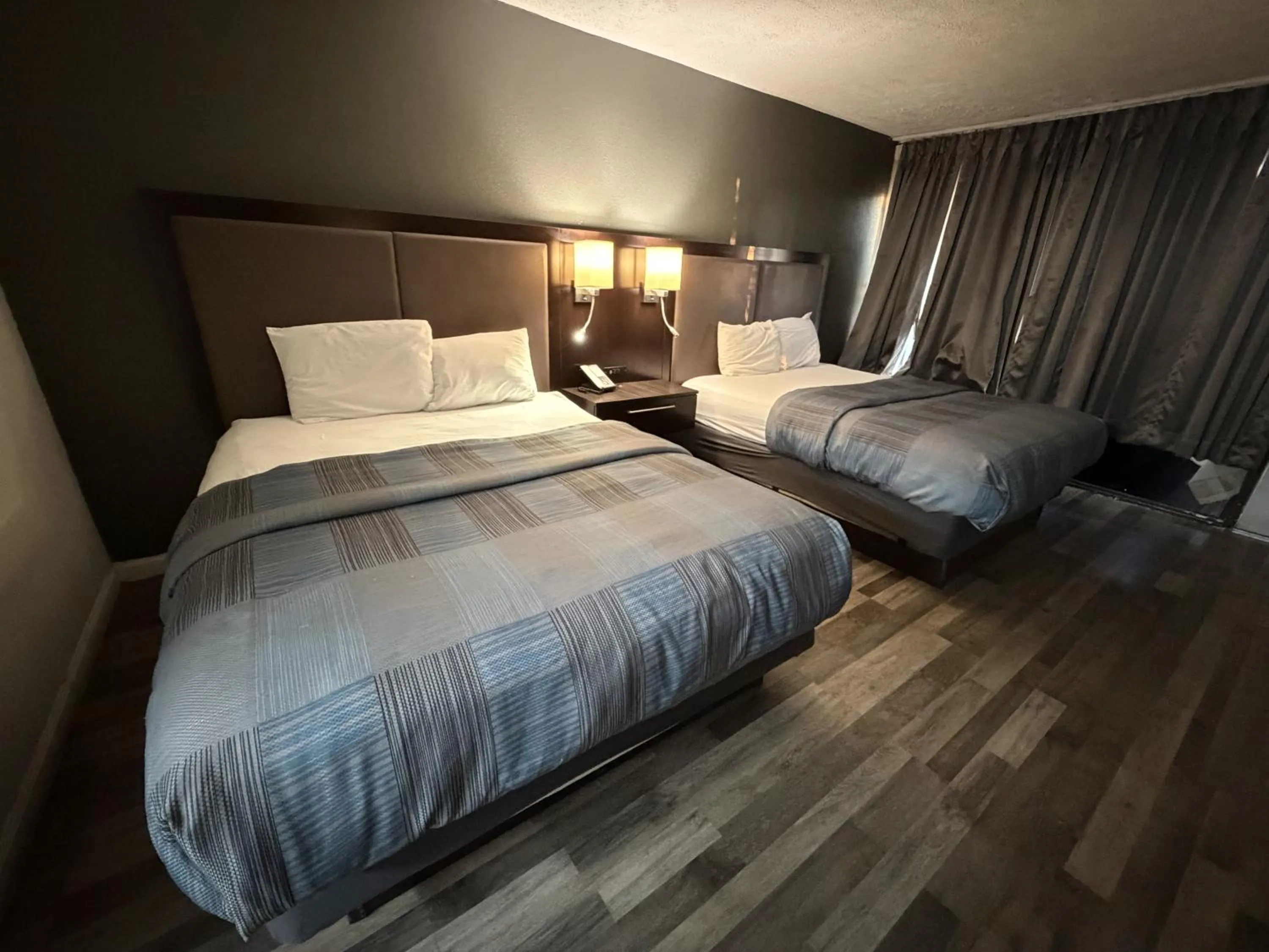 Bed in Wilkes-Barre Inn & Suites