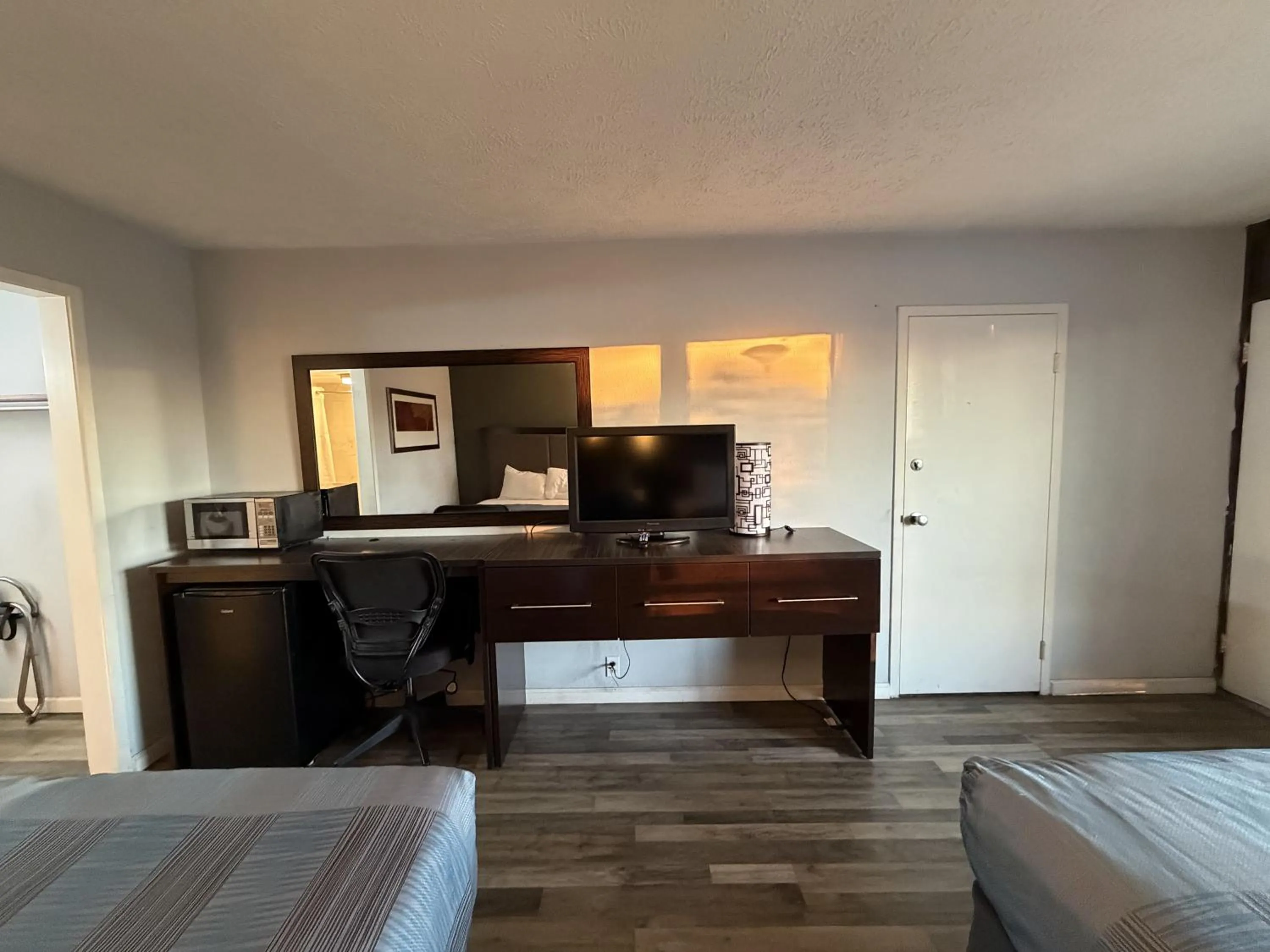 Bed in Wilkes-Barre Inn & Suites