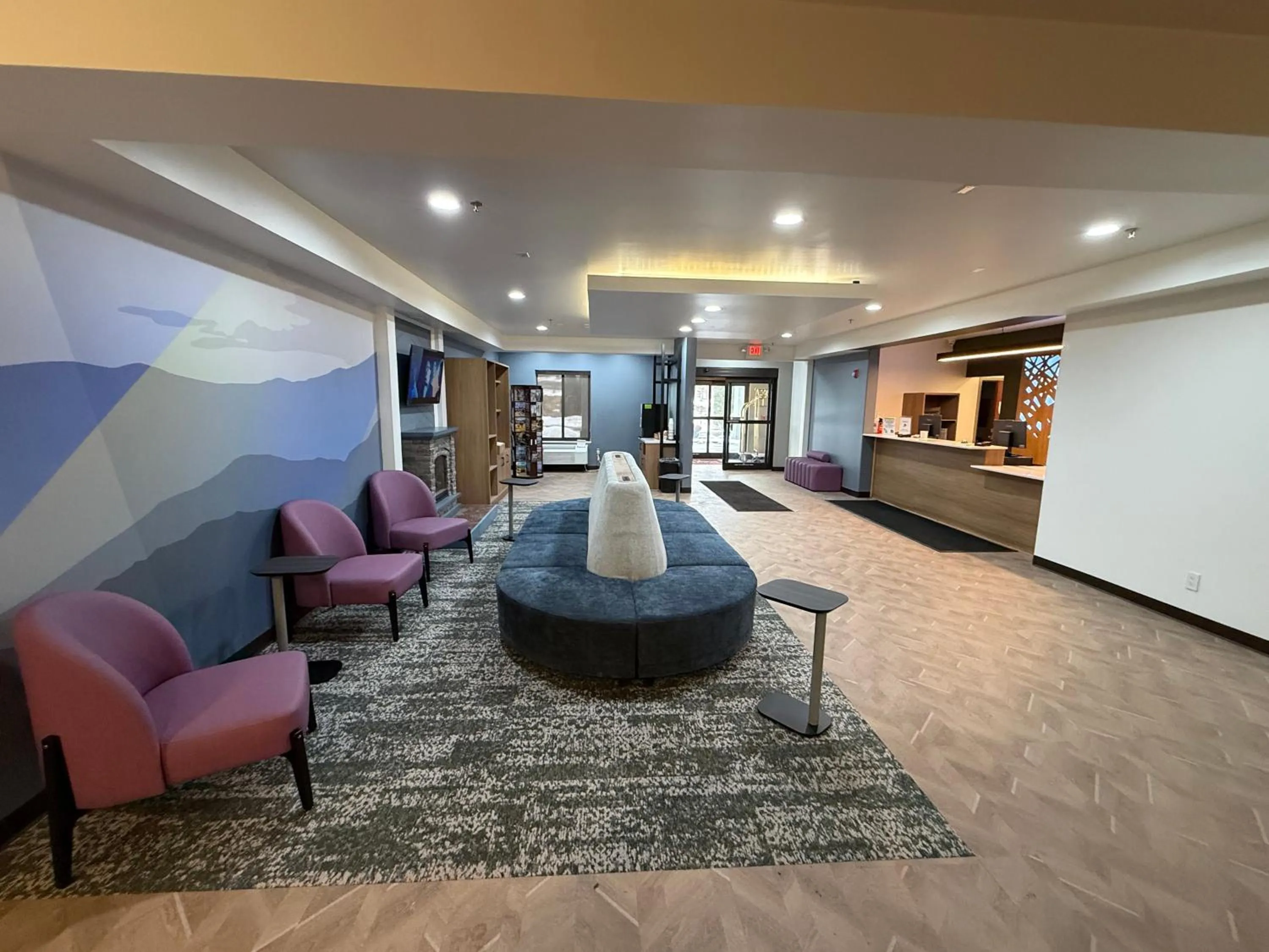 Lobby or reception in Red Roof Inn & Suites Bloomsburg - Mifflinville