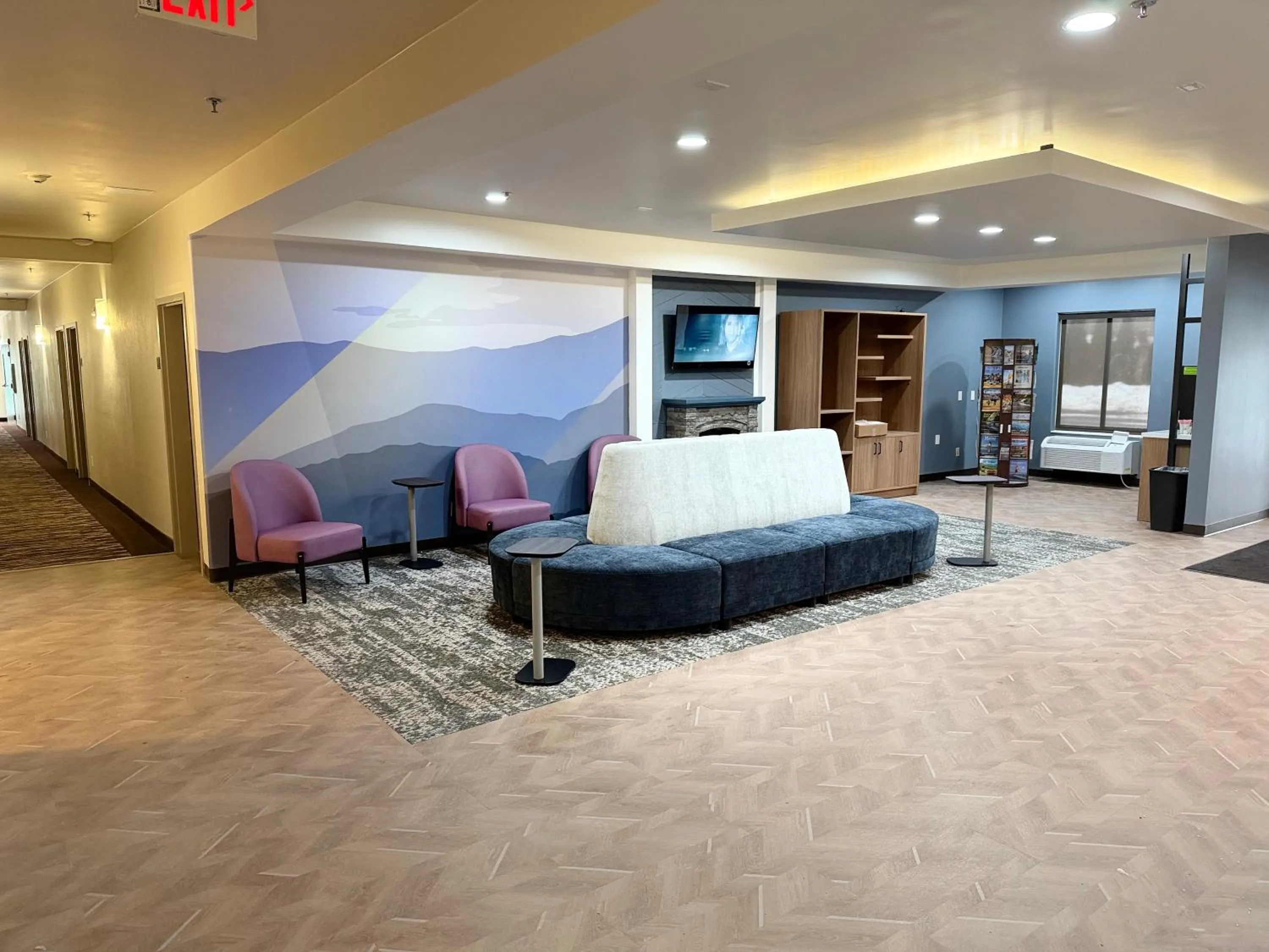 Lobby or reception in Red Roof Inn & Suites Bloomsburg - Mifflinville