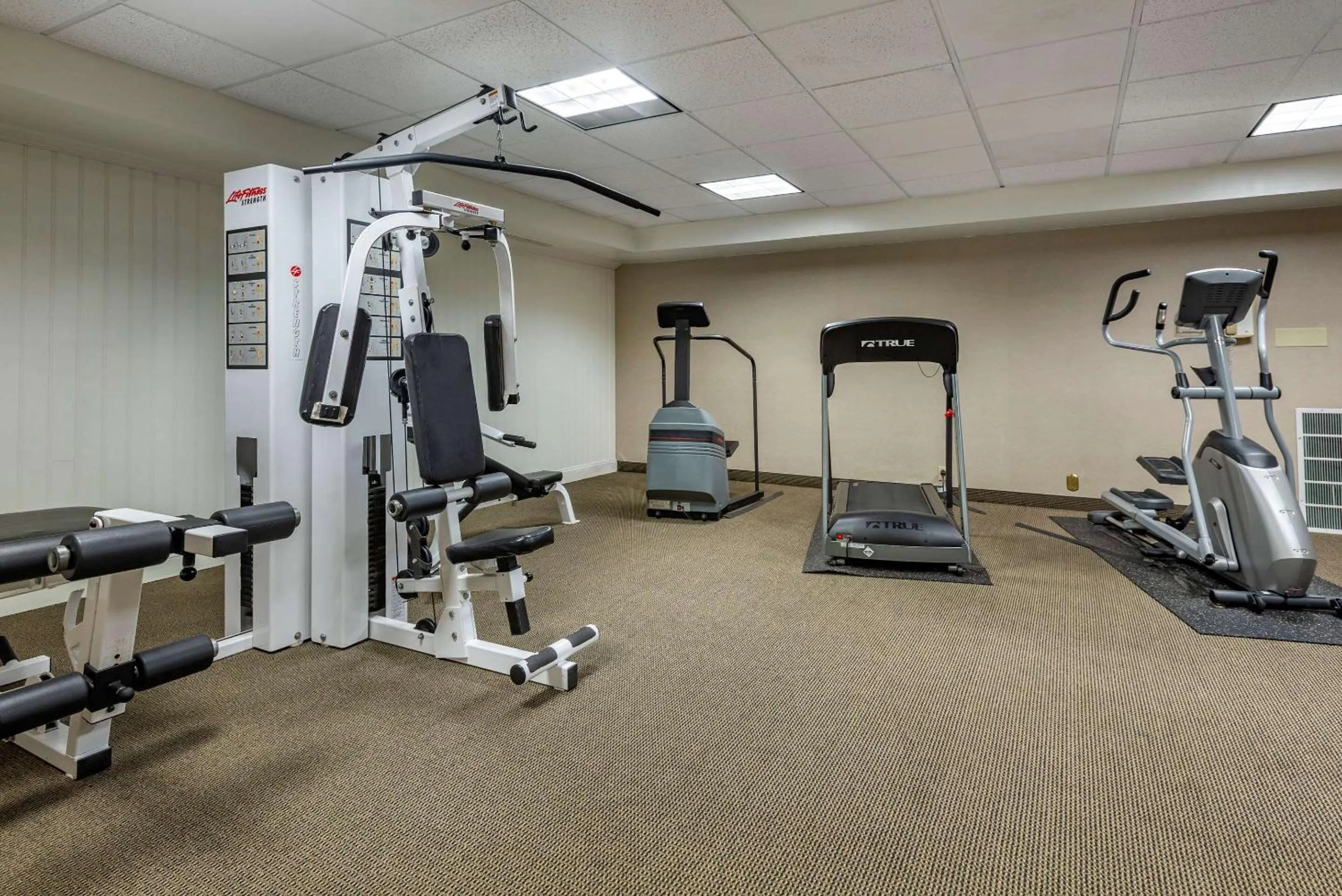 Fitness centre/facilities in Comfort Inn Lancaster County North
