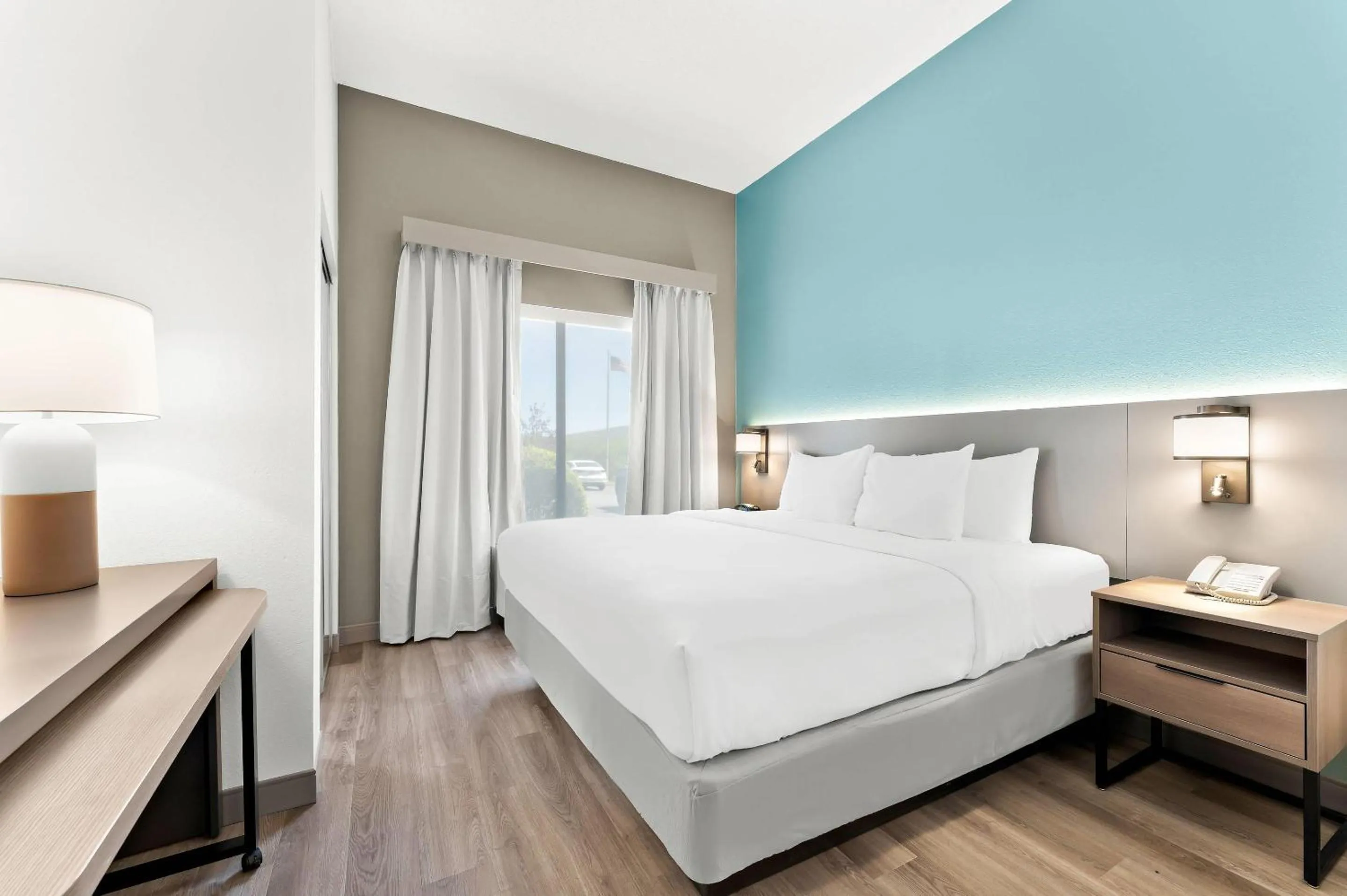 Bedroom, Bed in Comfort Inn & Suites Tunkhannock