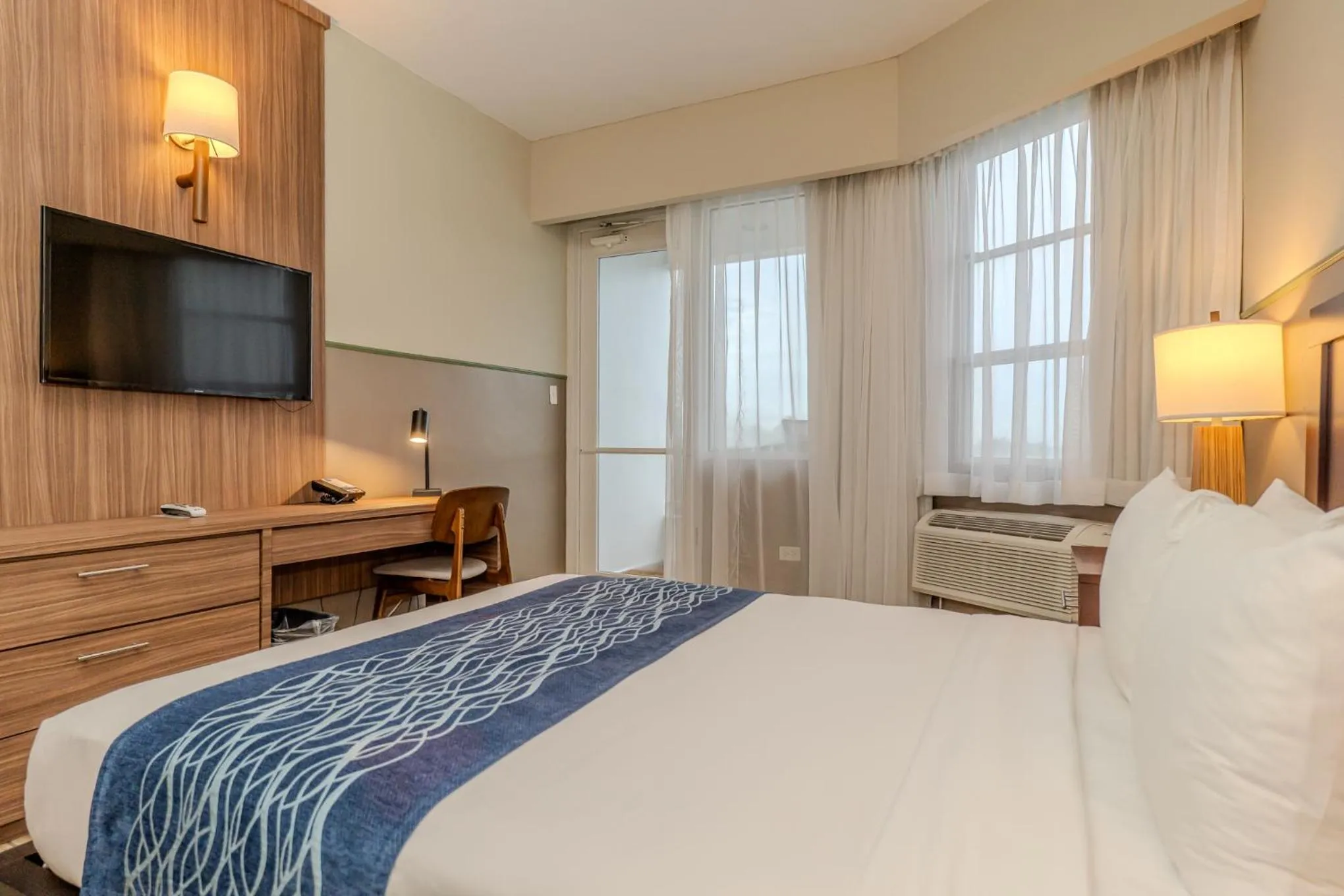 Bed in Comfort Inn & Suites