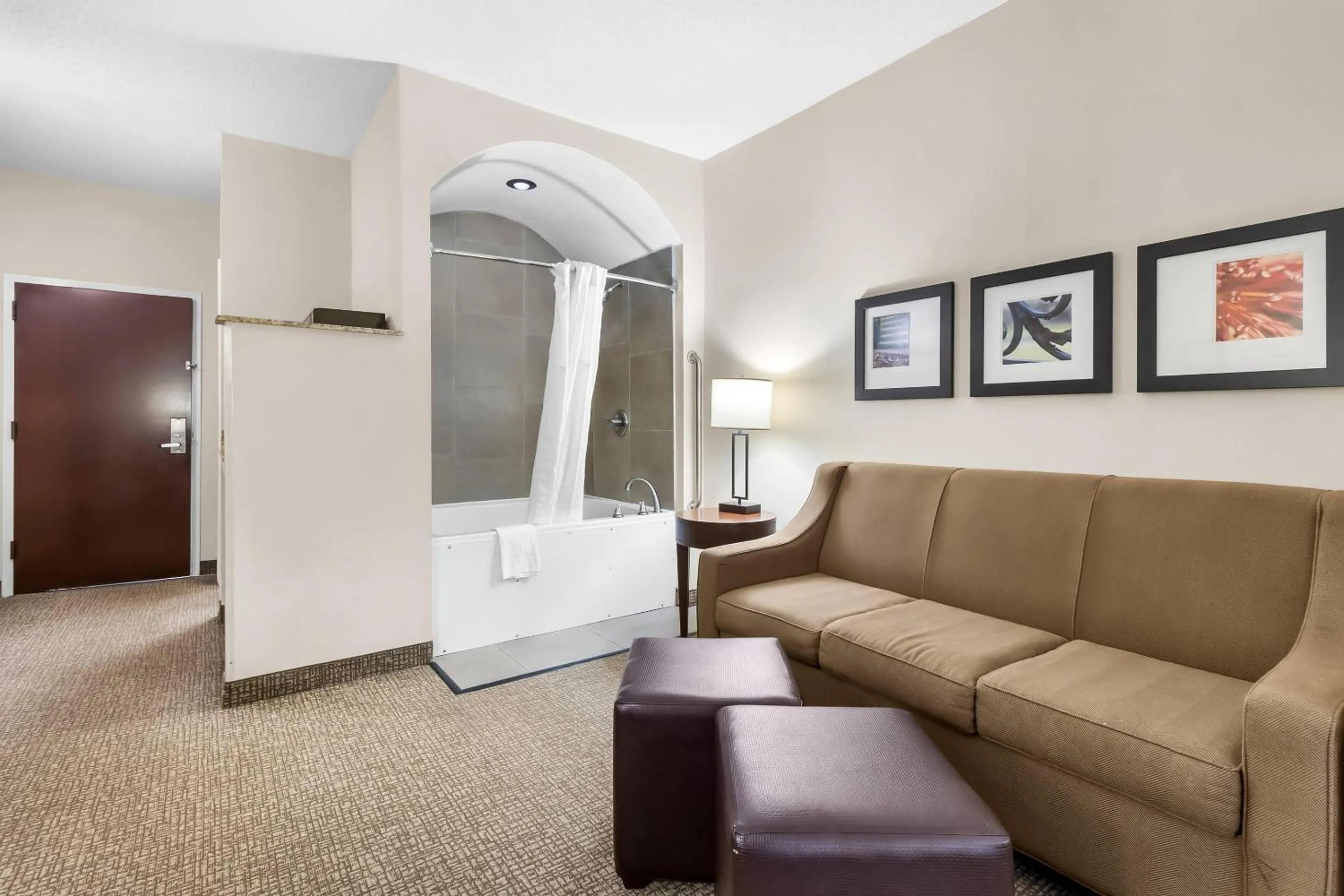 Bedroom in Comfort Suites Sumter near Shaw AFB