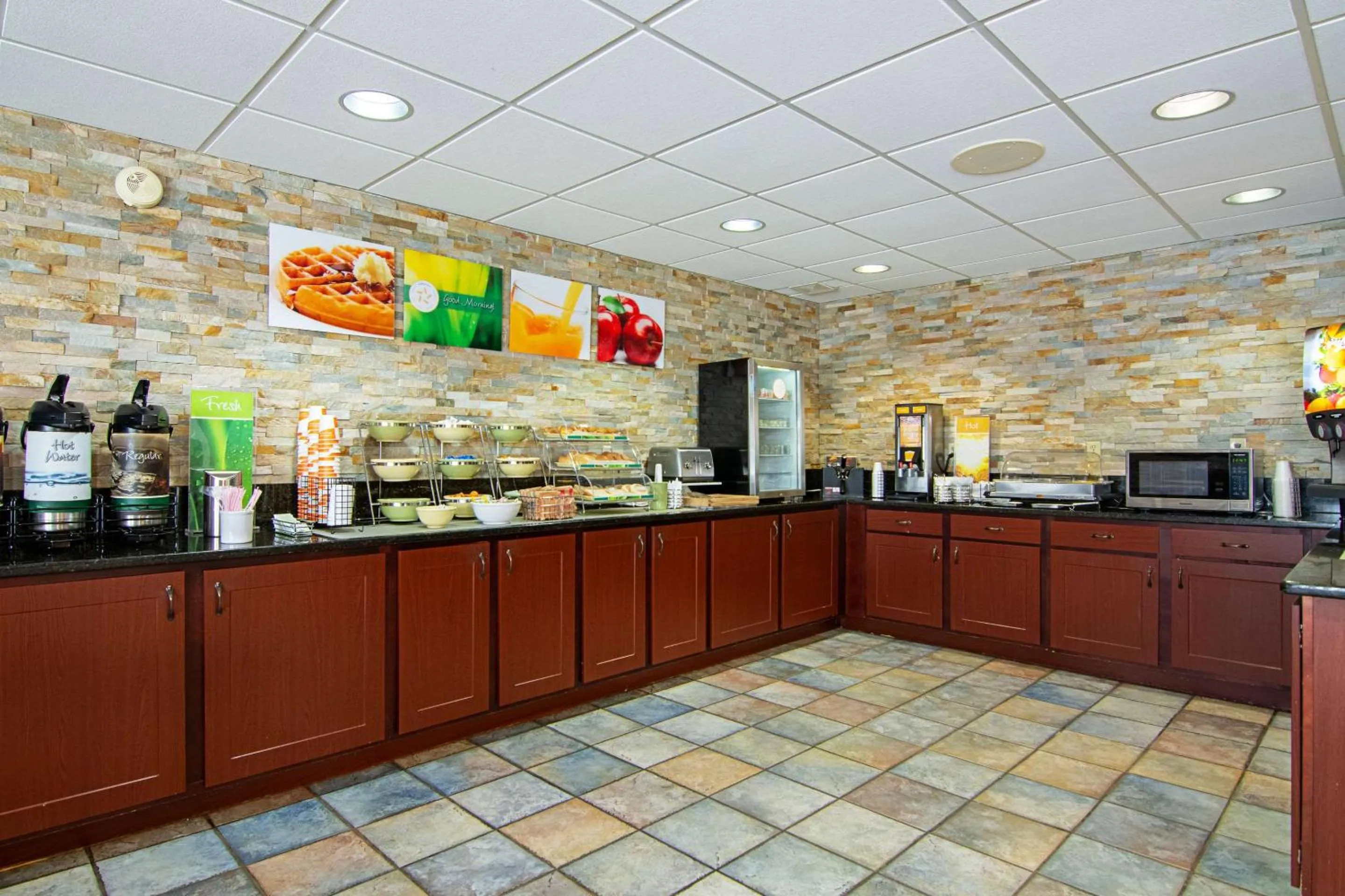 Restaurant/places to eat in Quality Inn & Suites Richburg I-77