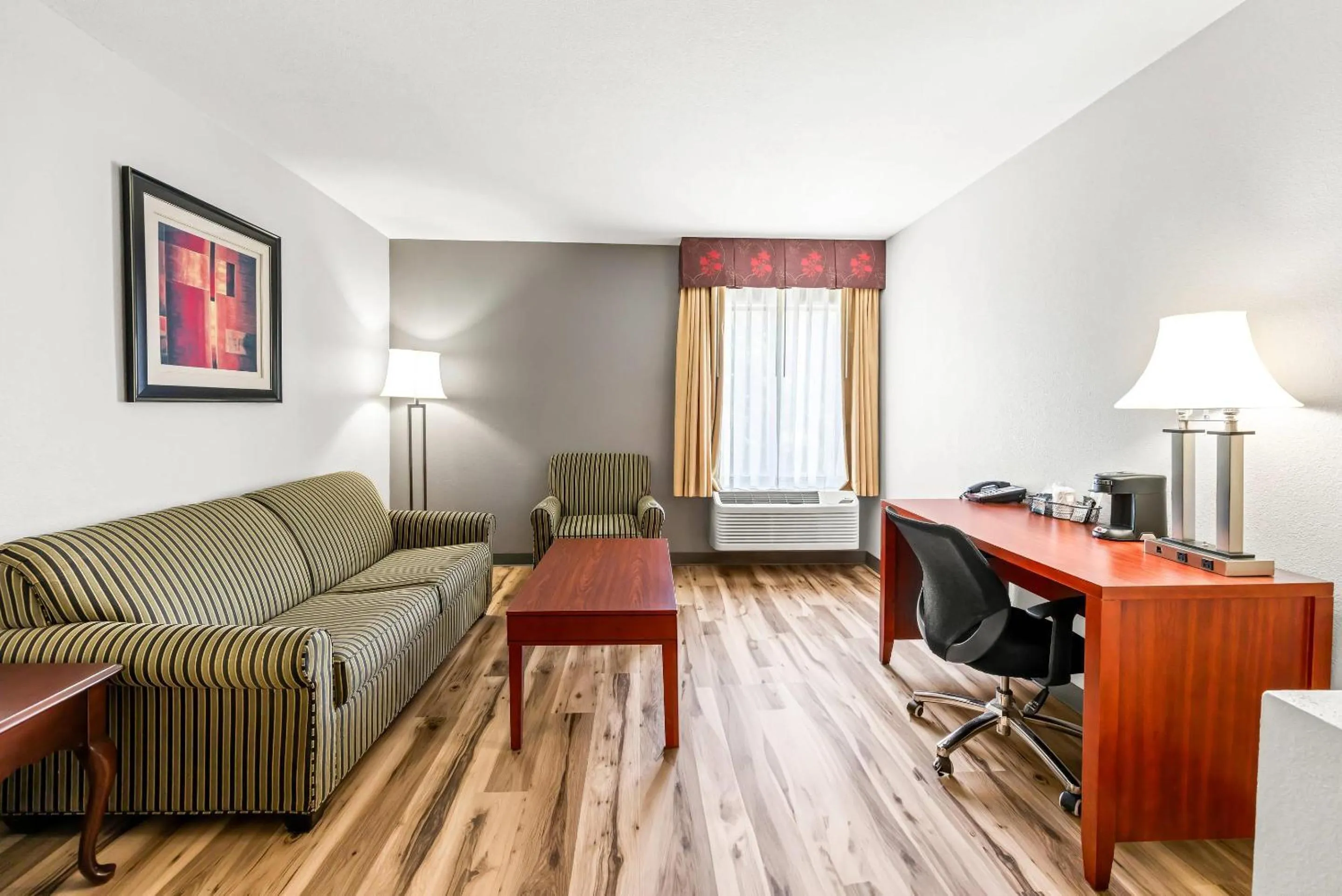 Bedroom in Quality Inn & Suites Richburg I-77