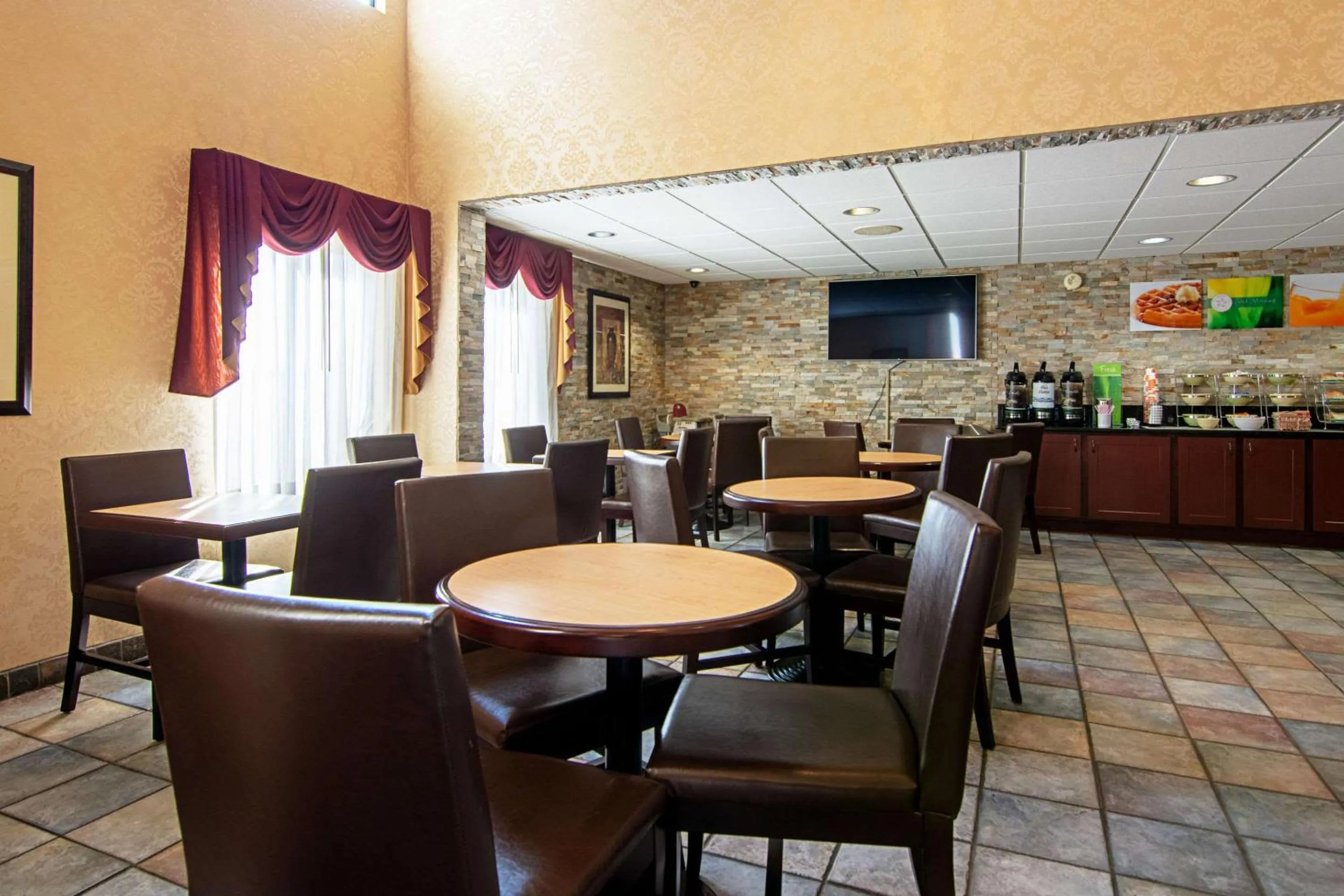 Restaurant/places to eat in Quality Inn & Suites Richburg I-77