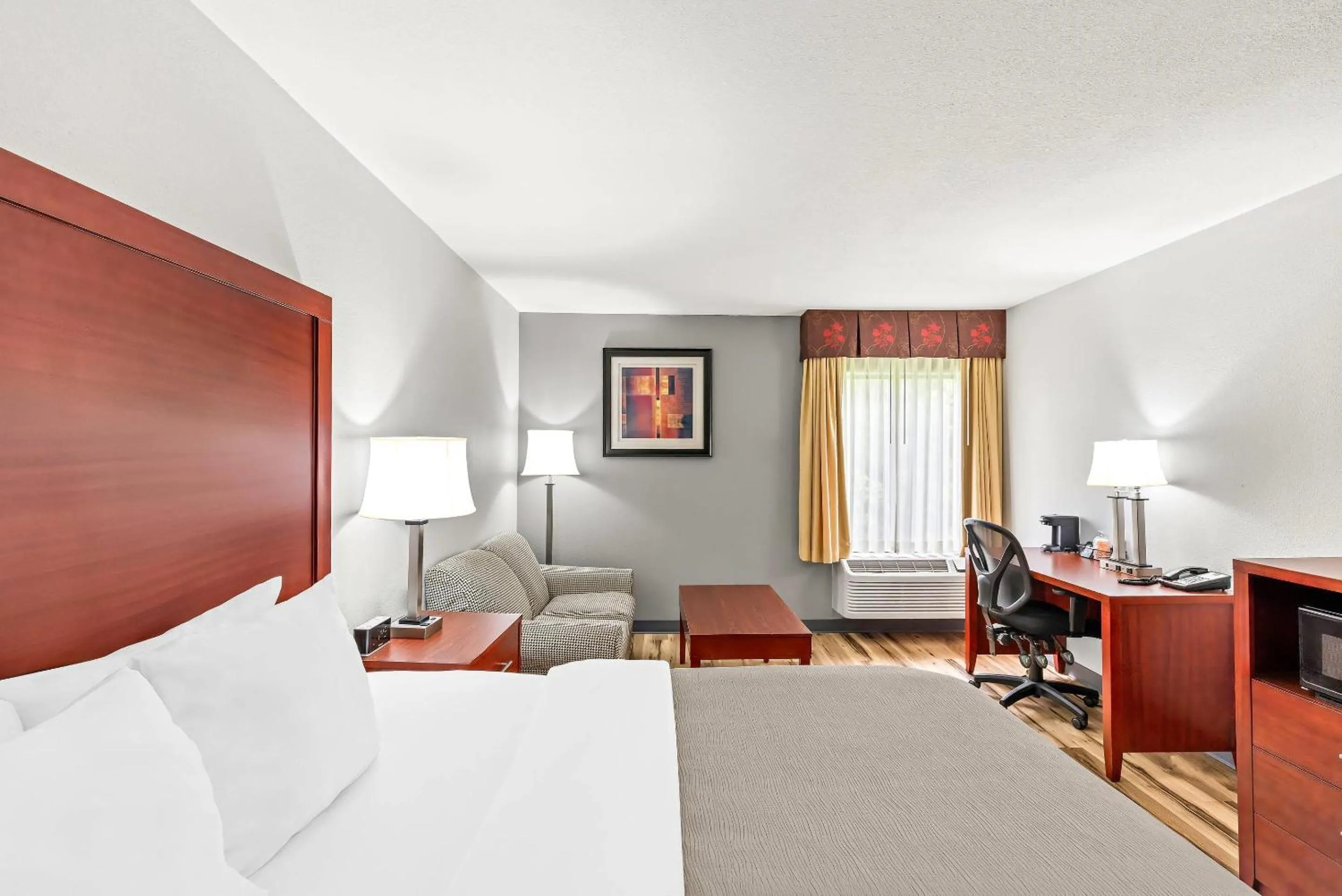 Bedroom, Bed in Quality Inn & Suites Richburg I-77