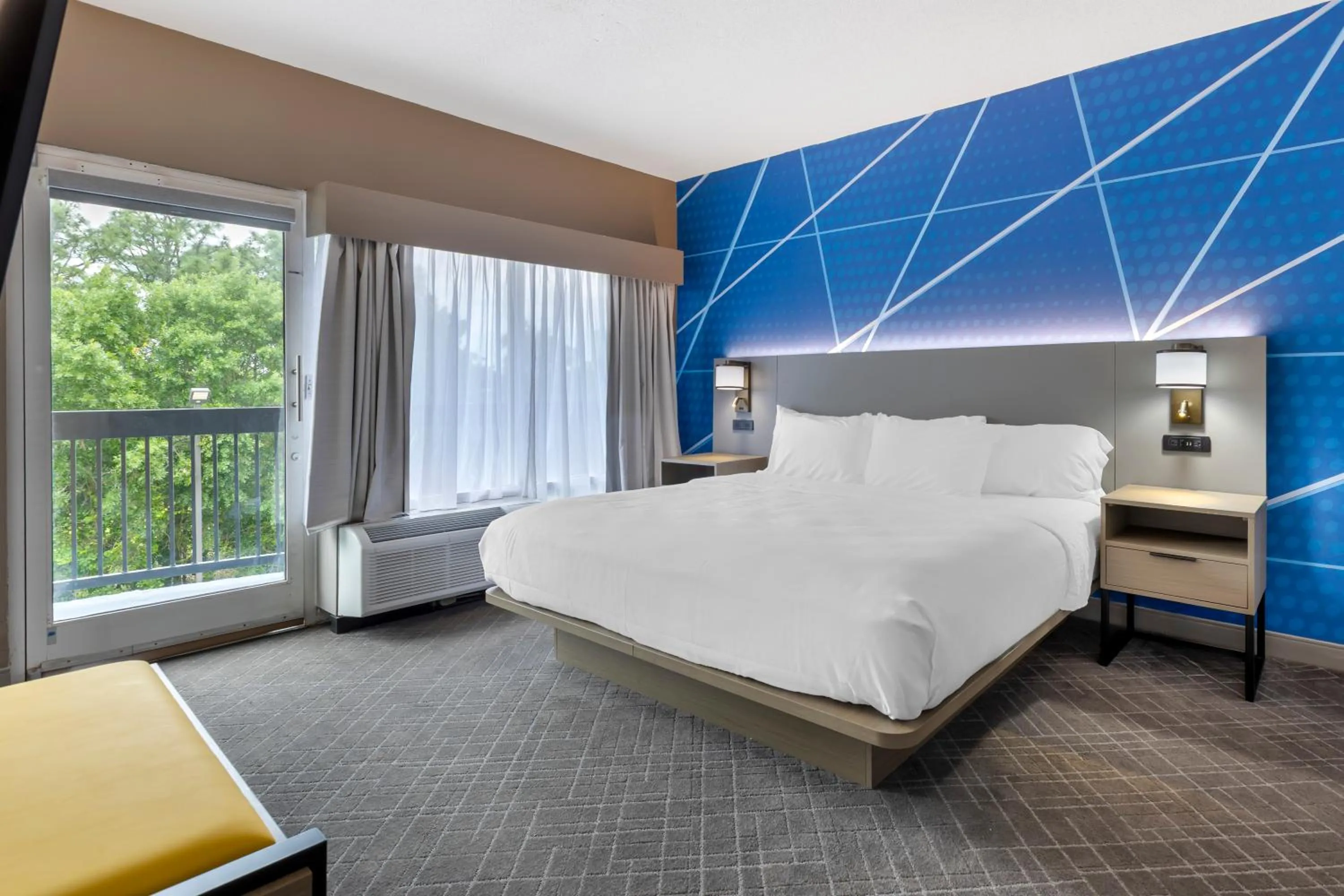 Bed in Comfort Inn Blythewood - North Columbia