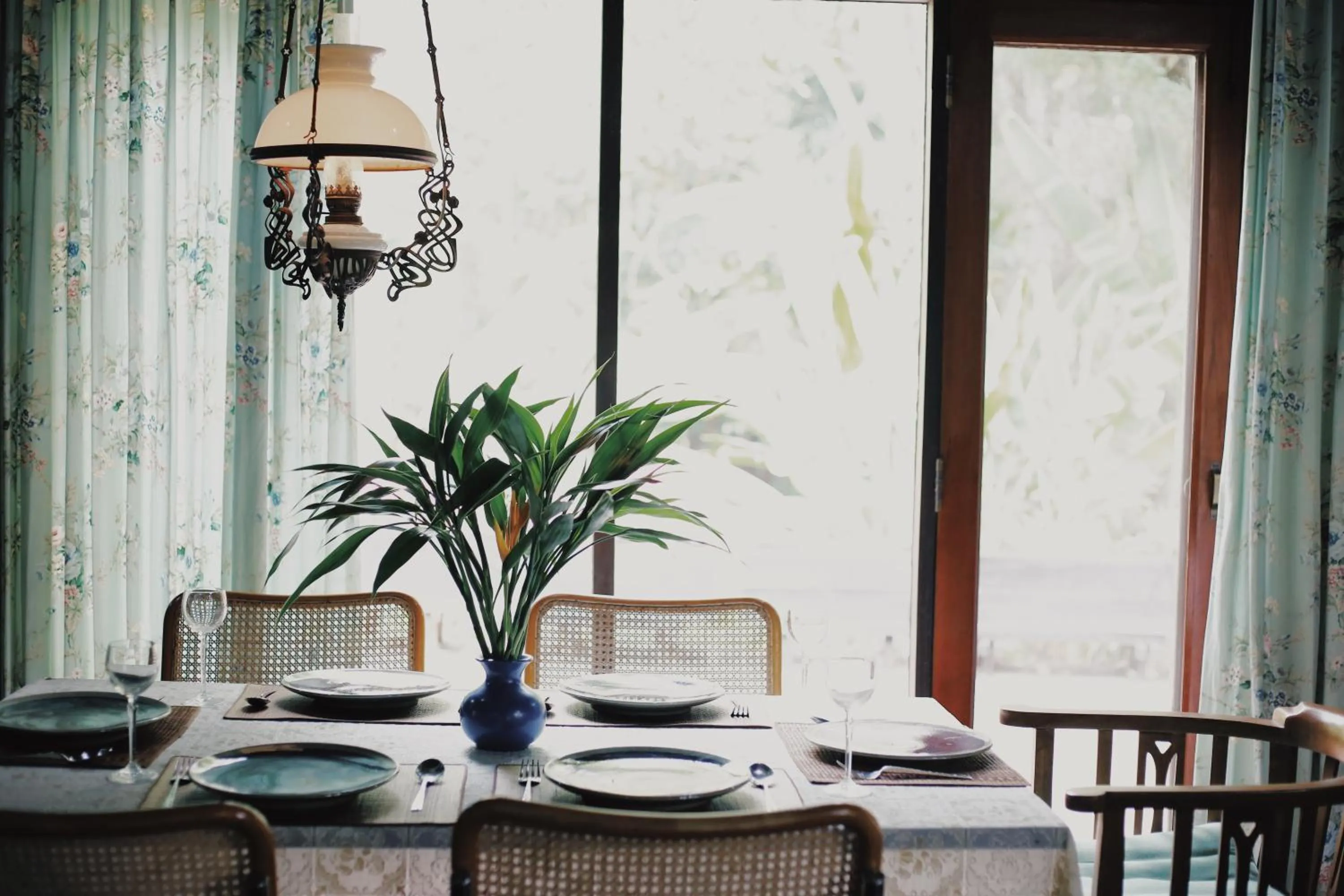 Dining area in Villa Darakorn Hill Country House