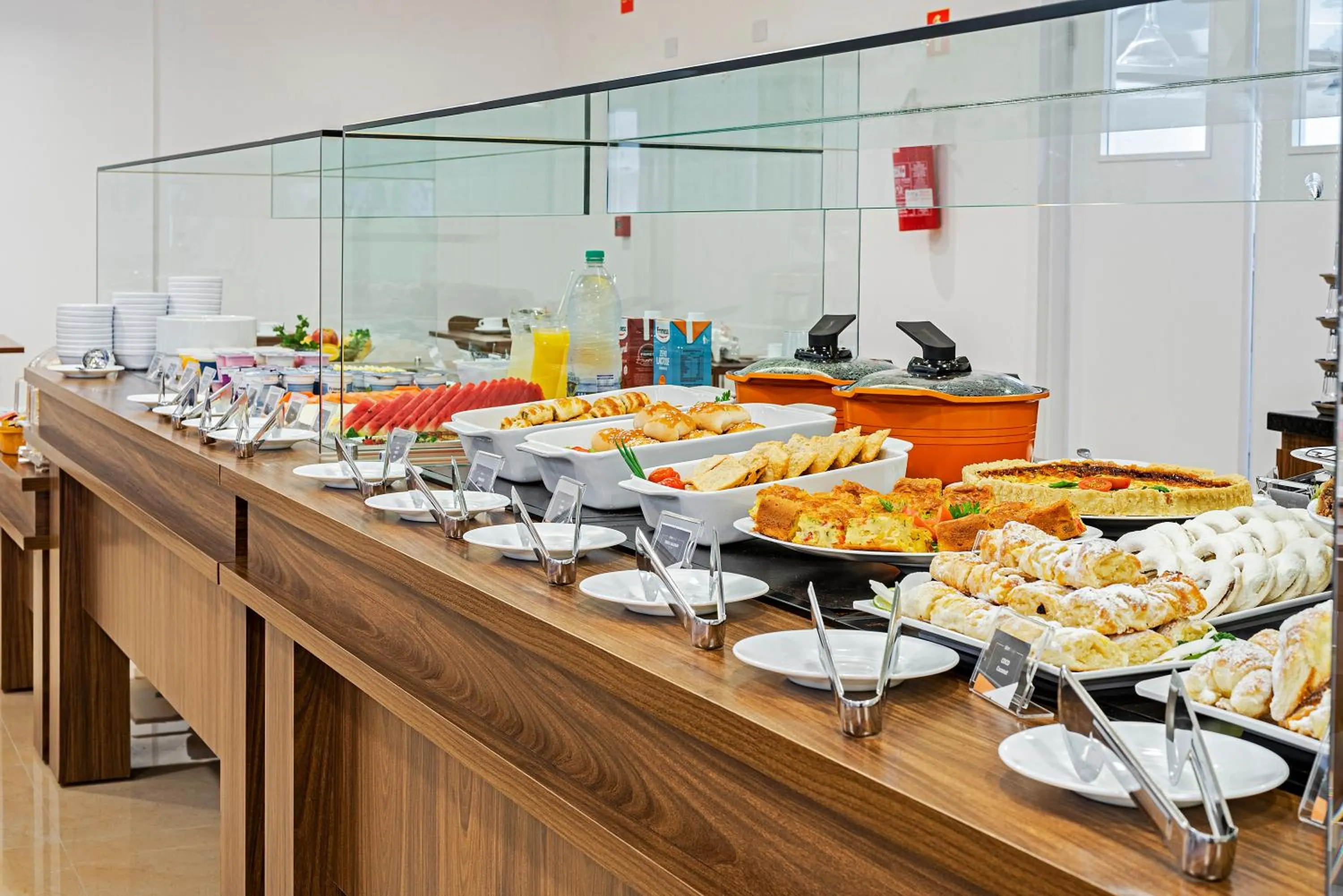Buffet breakfast in Slim Curitiba João Bettega
