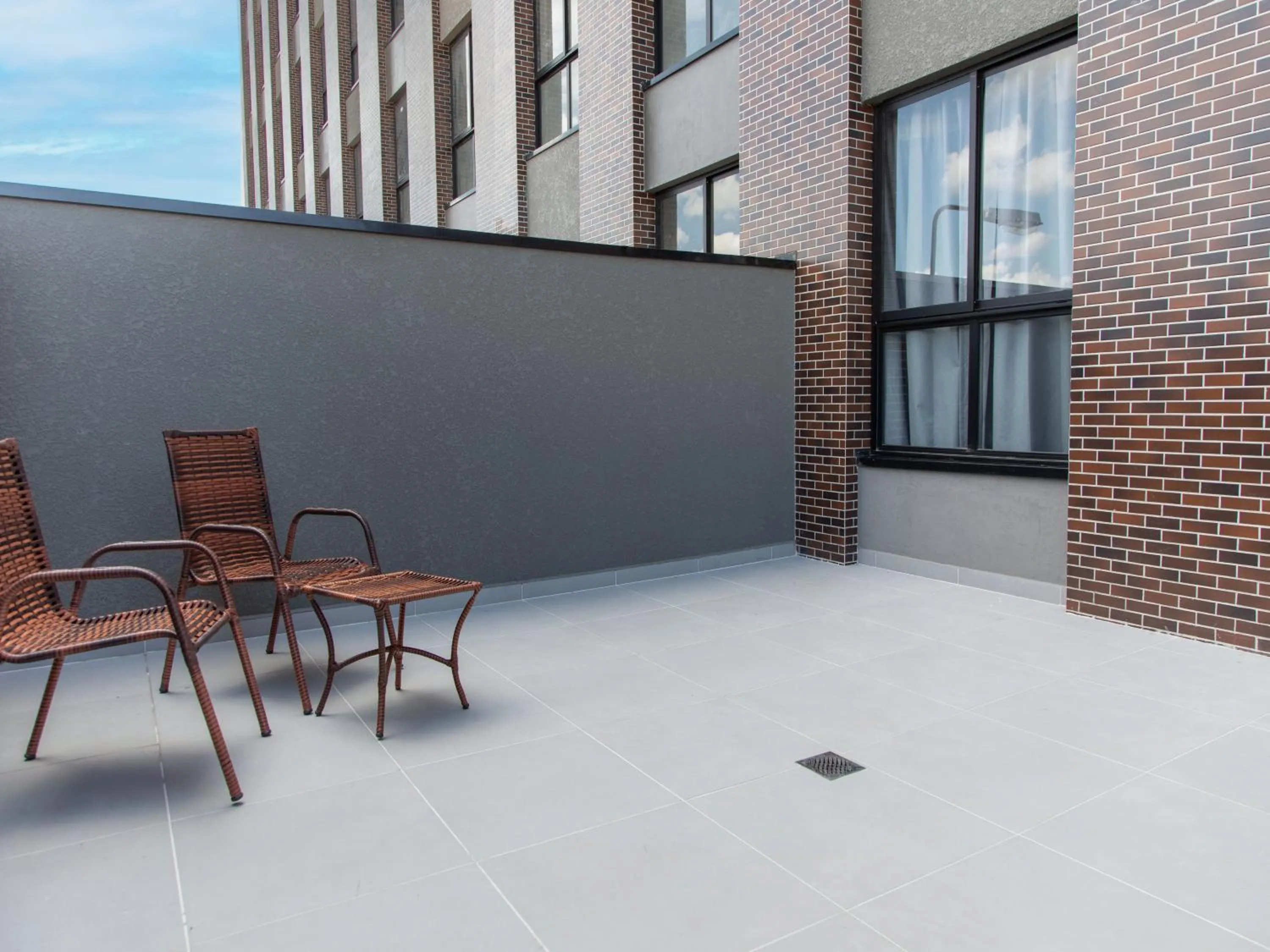 Balcony/Terrace in Slim Curitiba João Bettega