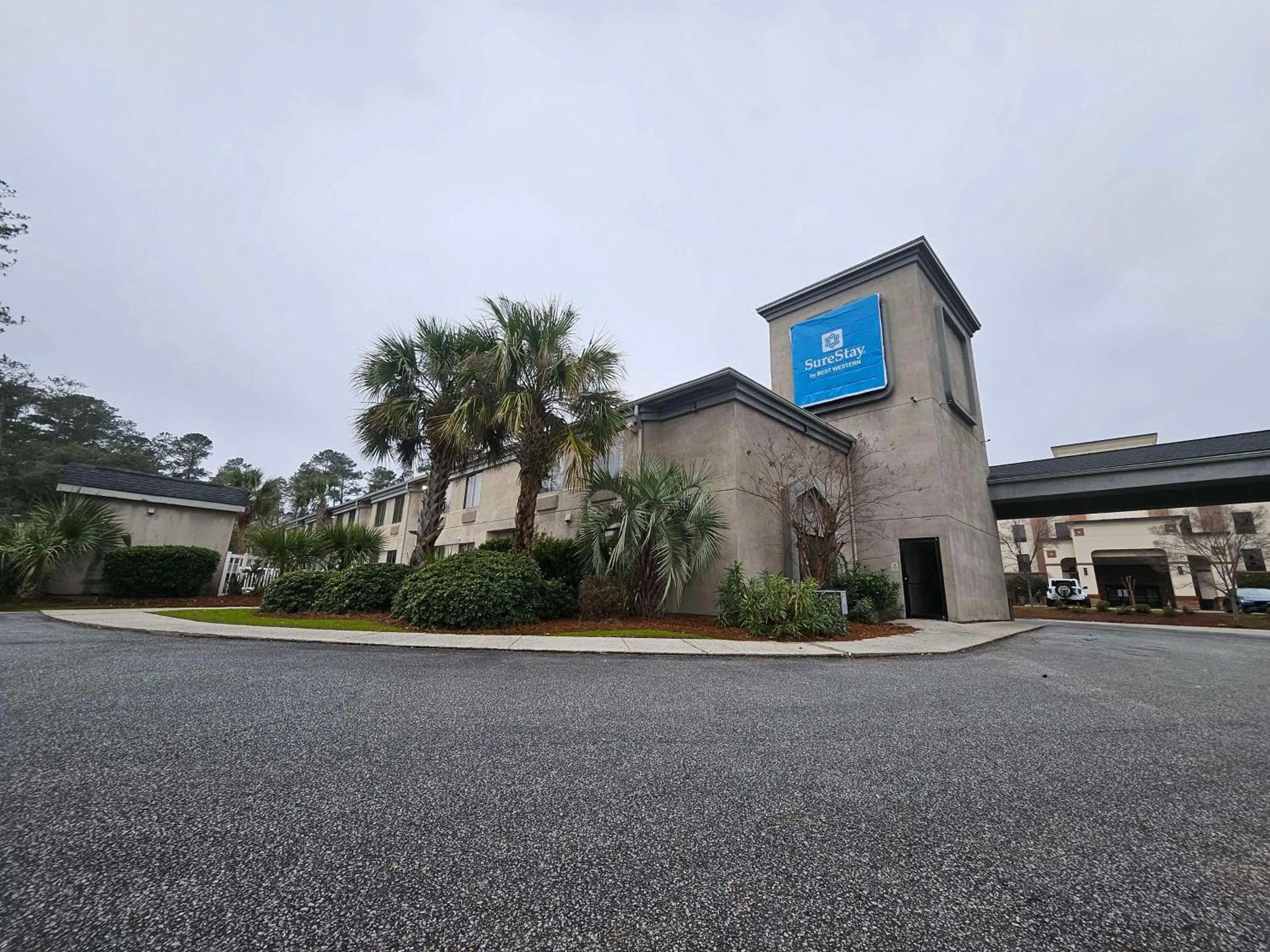 Property building in SureStay by Best Western Summerville Flowertown