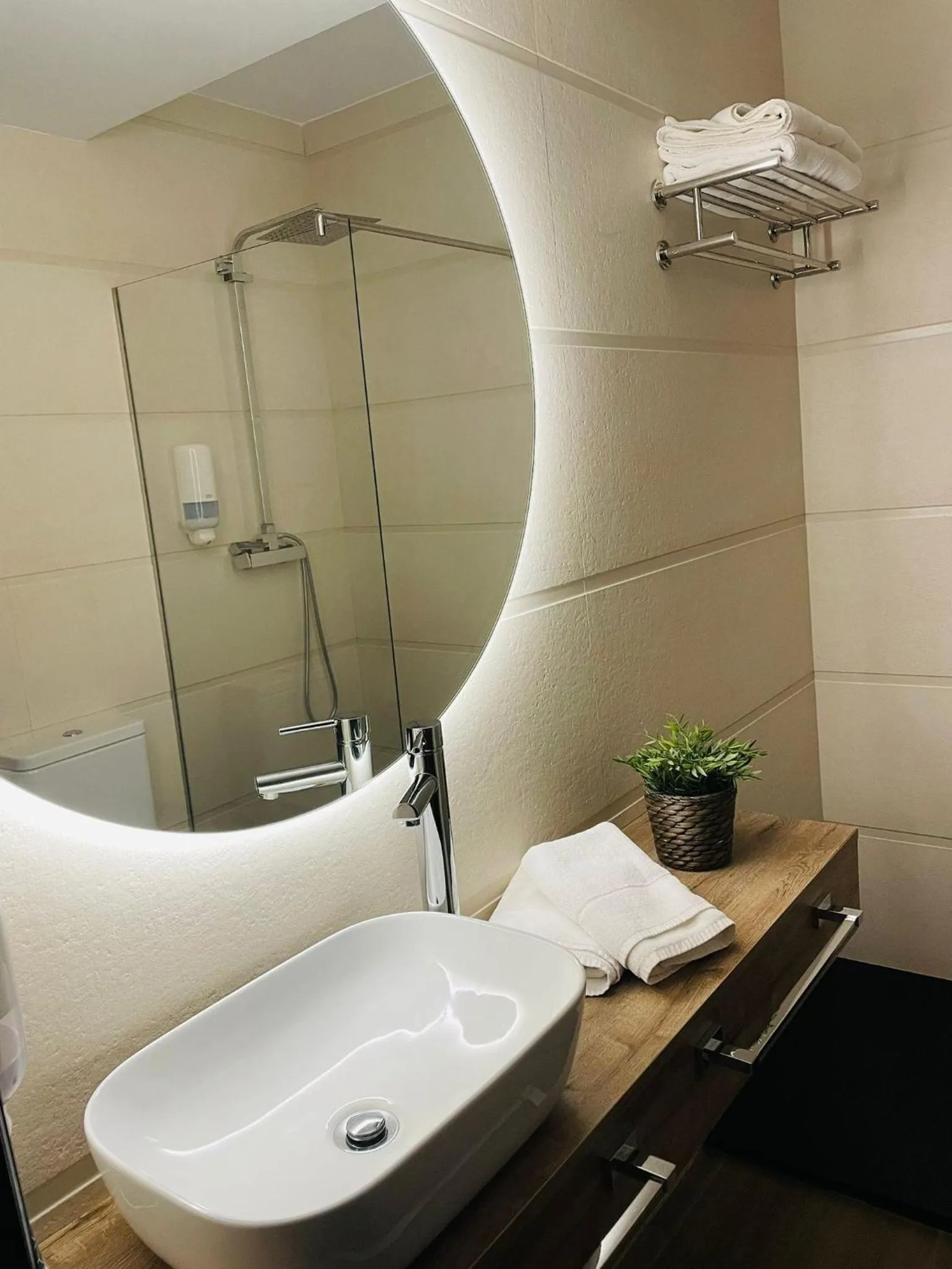 Bathroom in Hotel QB Almagro Centro