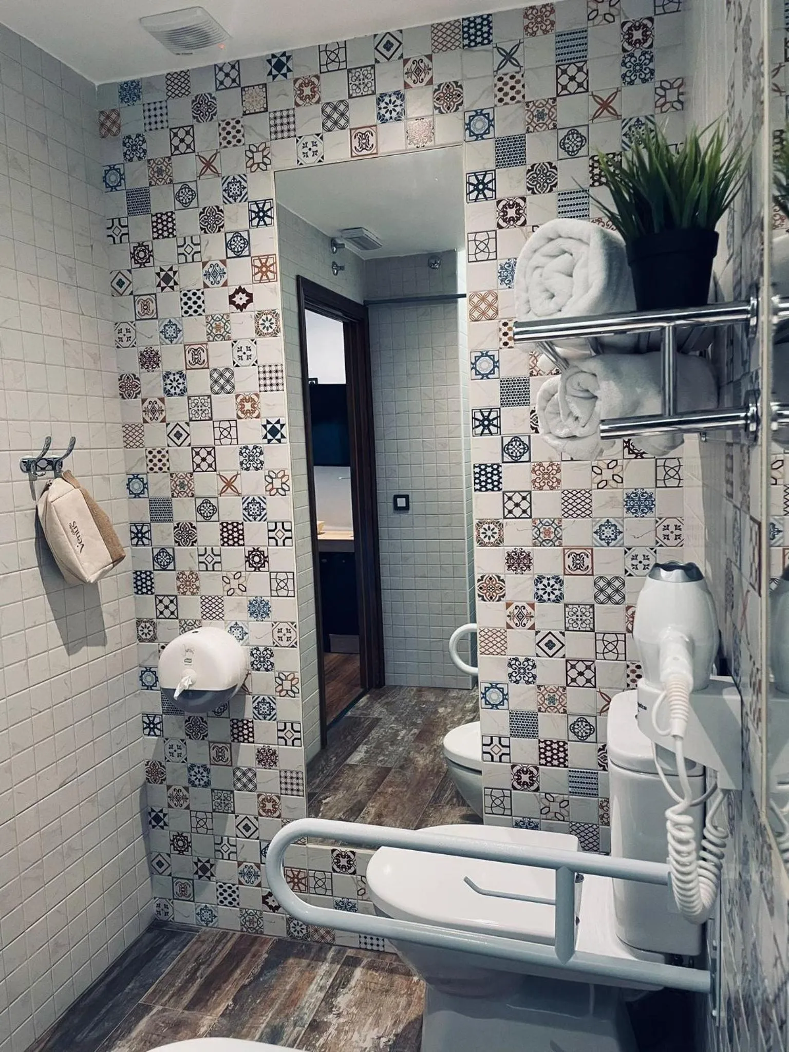 Bathroom in Hotel QB Almagro Centro