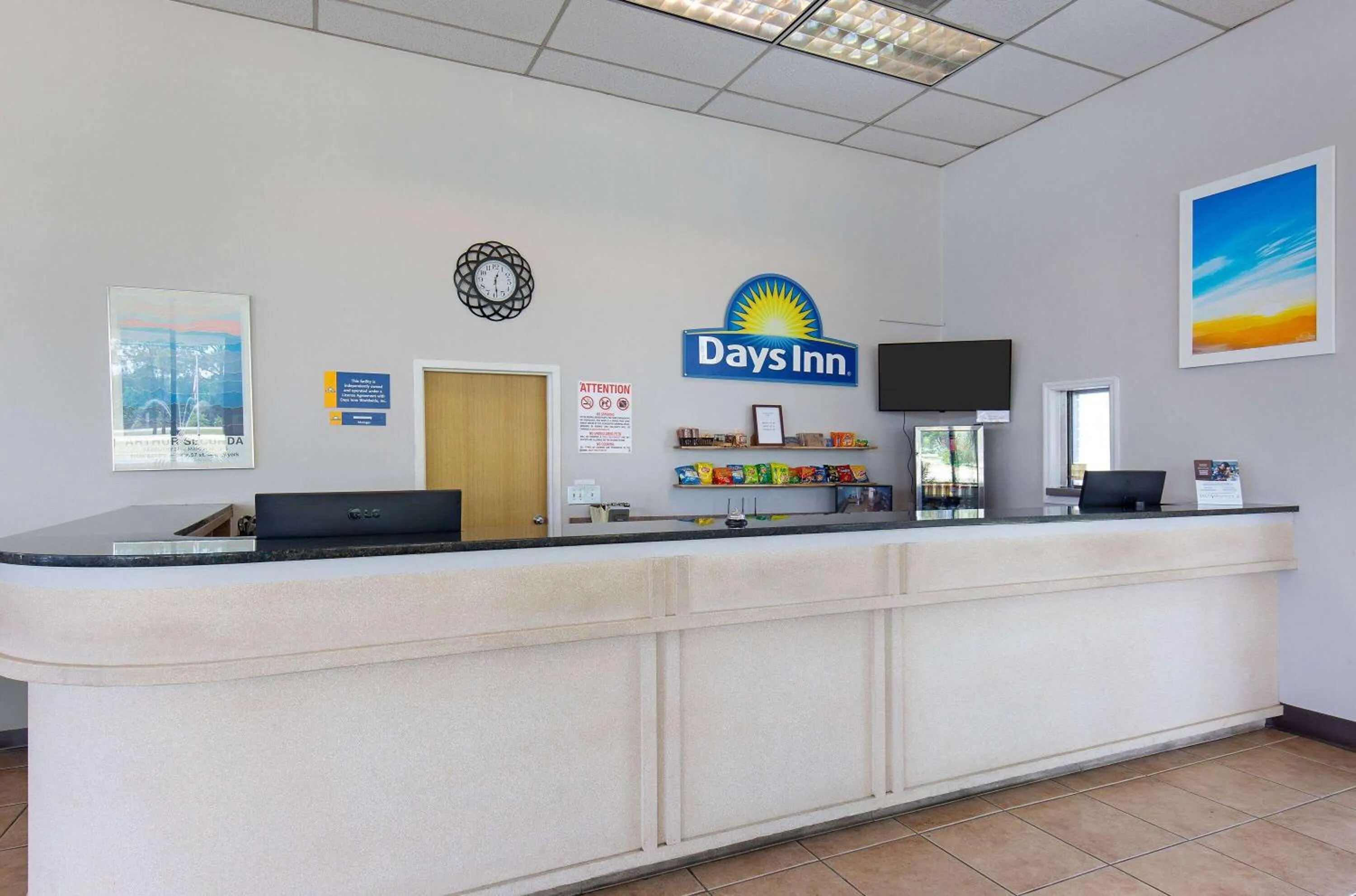 Lobby or reception in Days Inn by Wyndham St George
