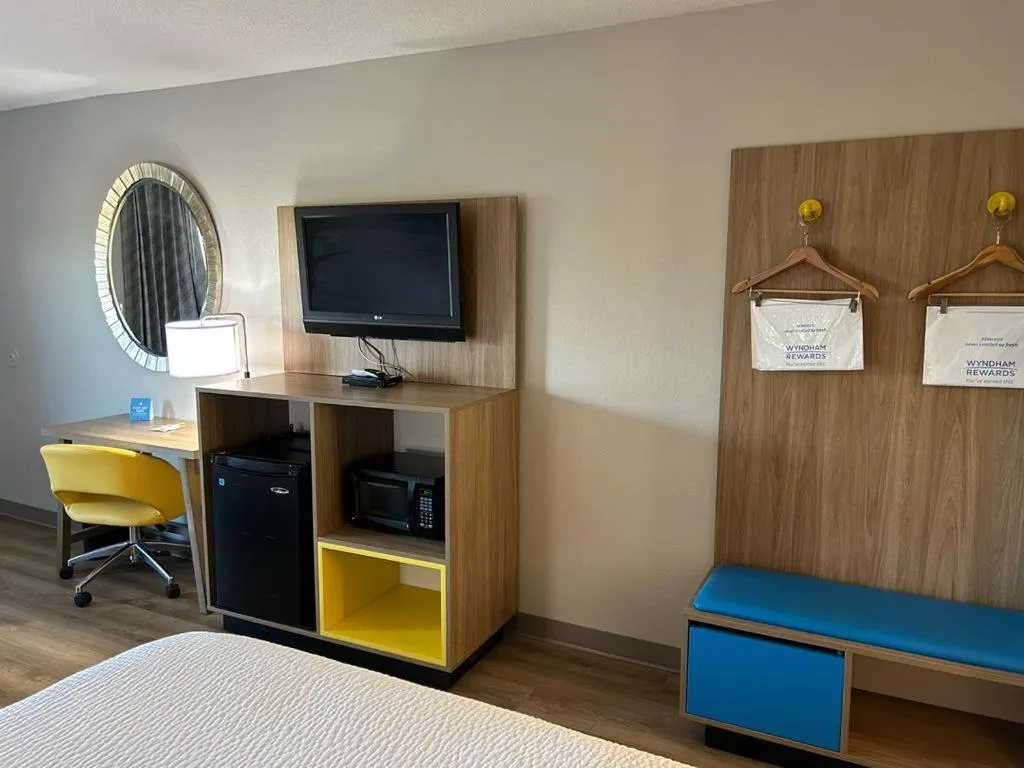 Bed in Days Inn by Wyndham St George