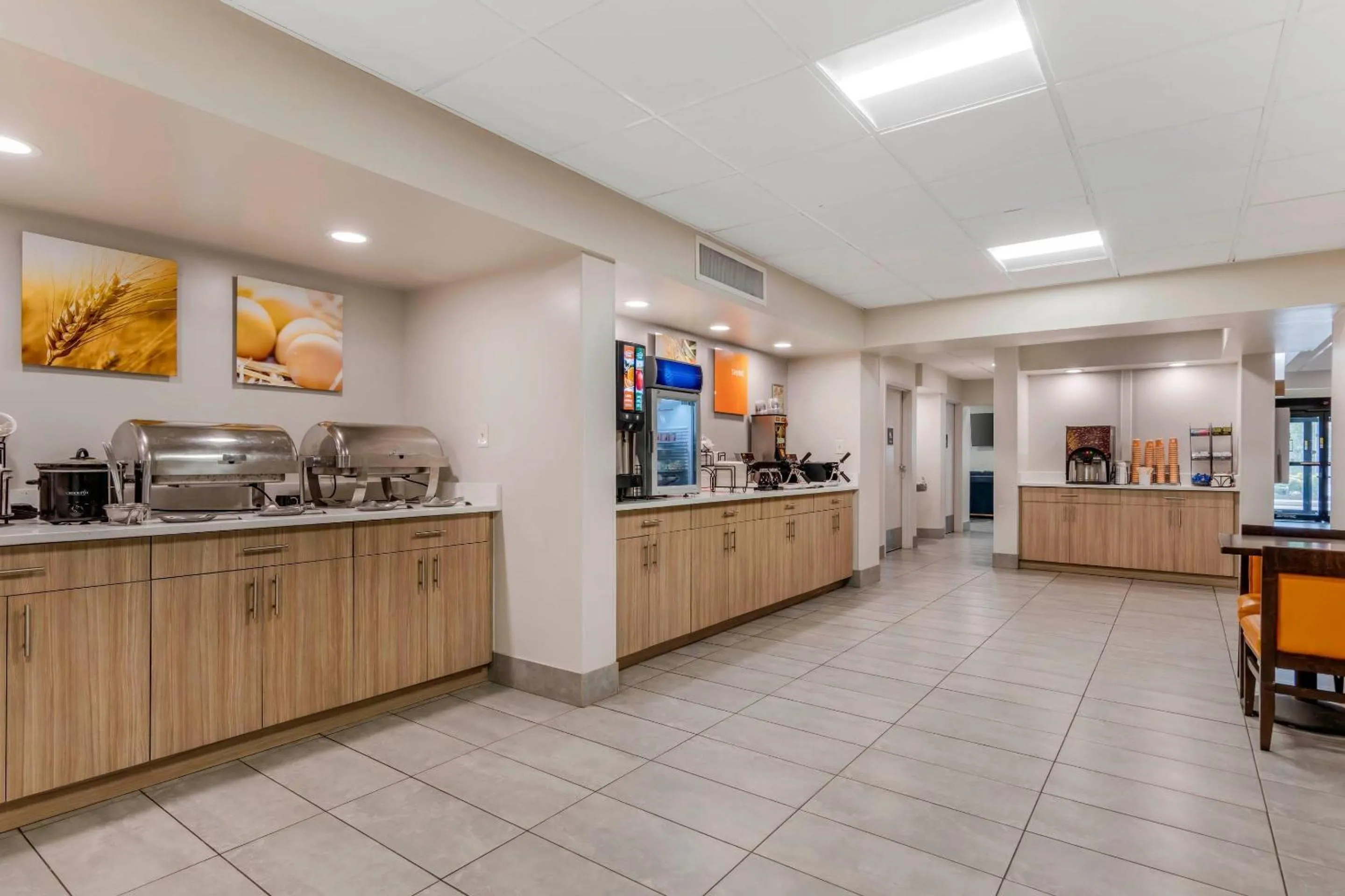 Breakfast in Comfort Inn & Suites Clemson - University Area