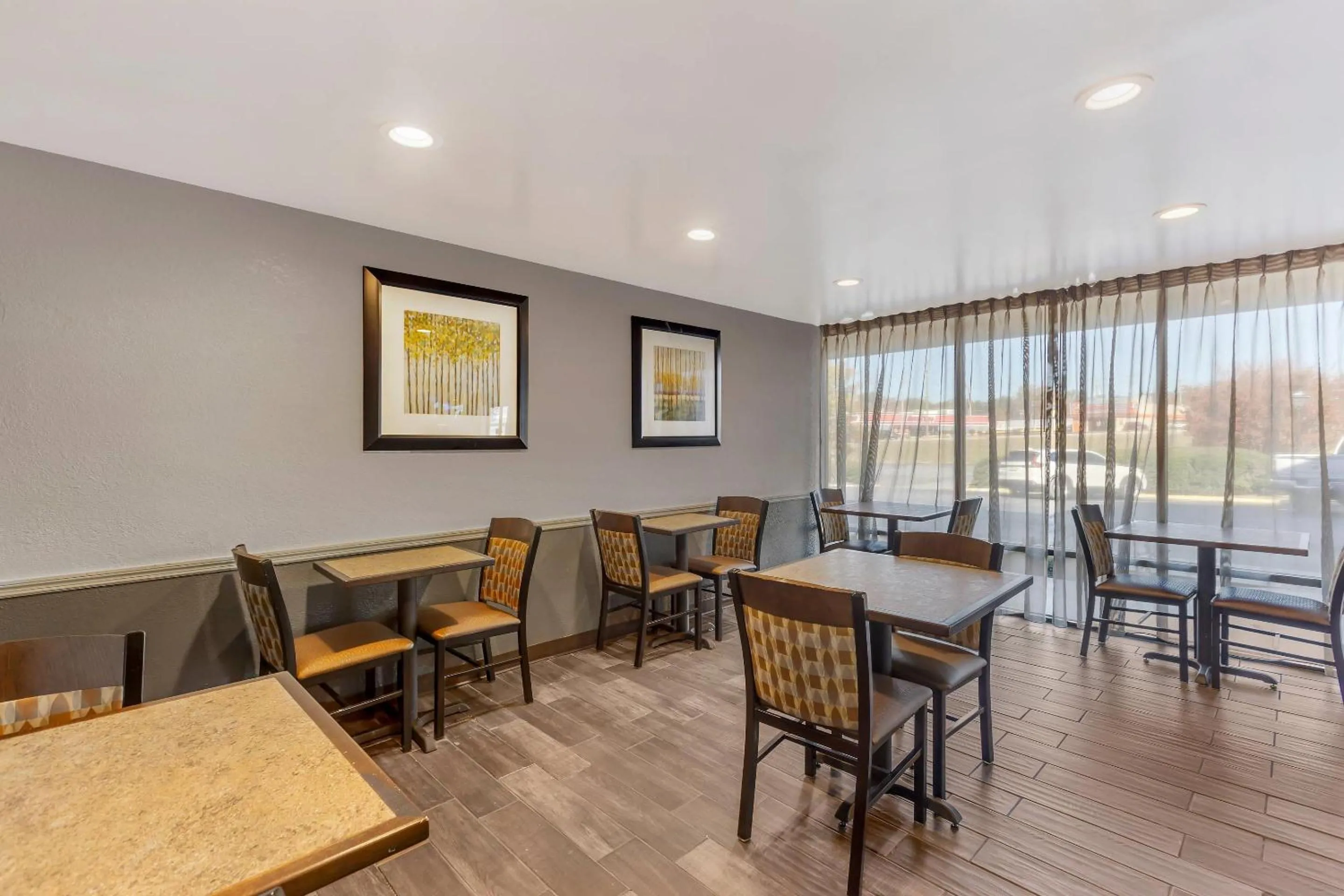 Breakfast in Quality Inn & Suites Easley - Greenville