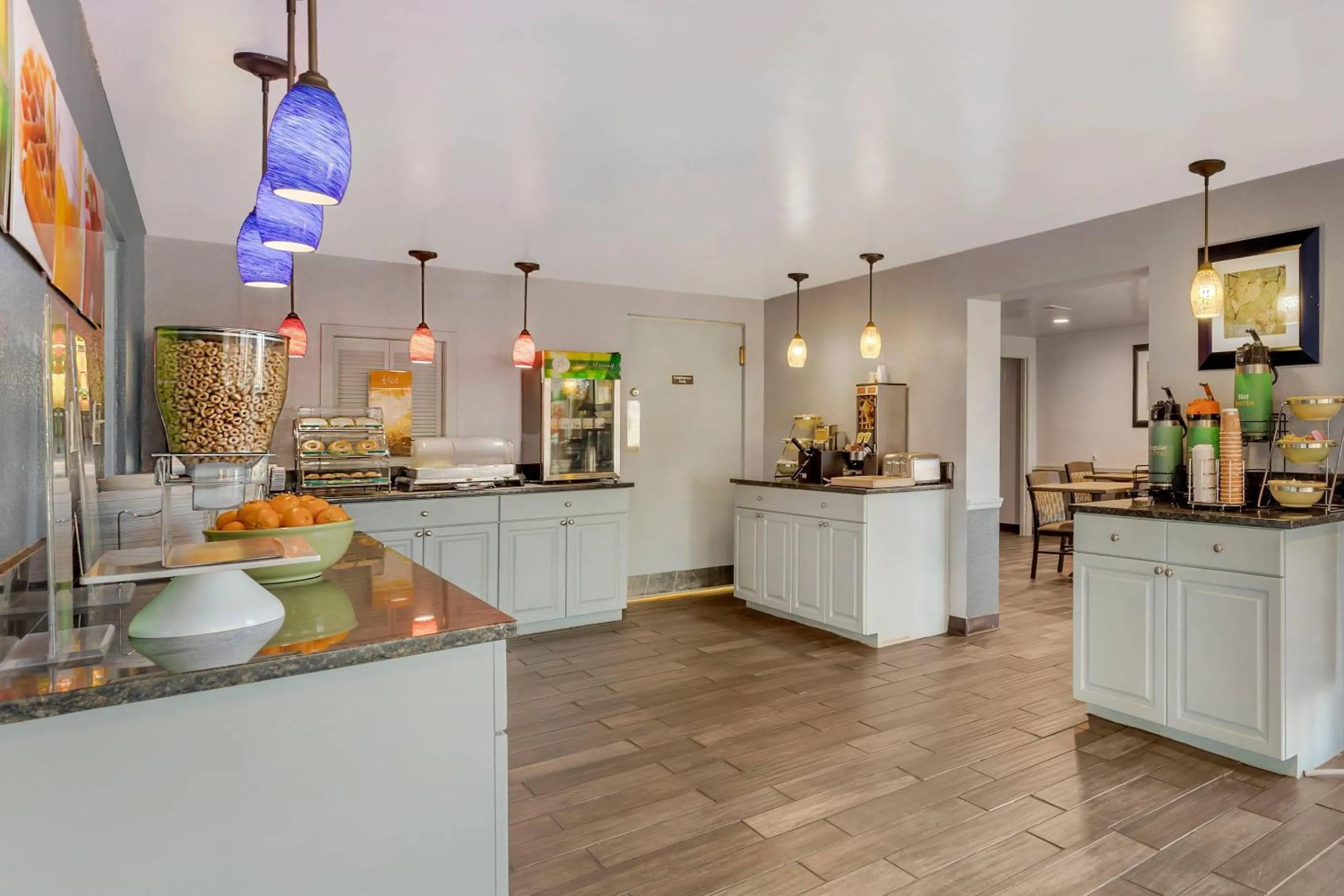 Breakfast in Quality Inn & Suites Easley - Greenville