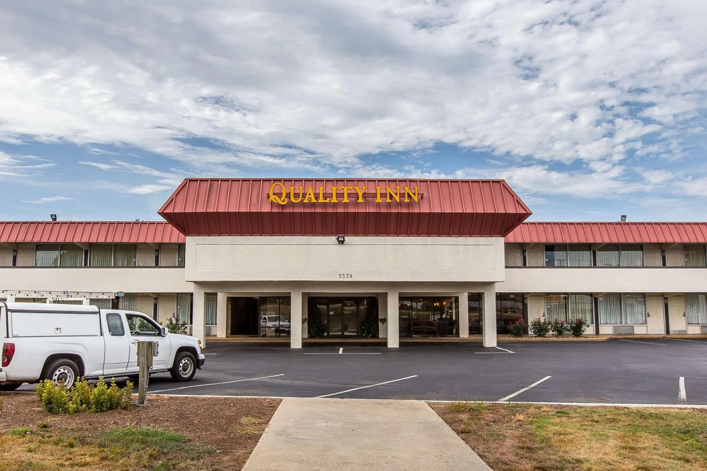 Property building in Quality Inn & Suites Easley - Greenville