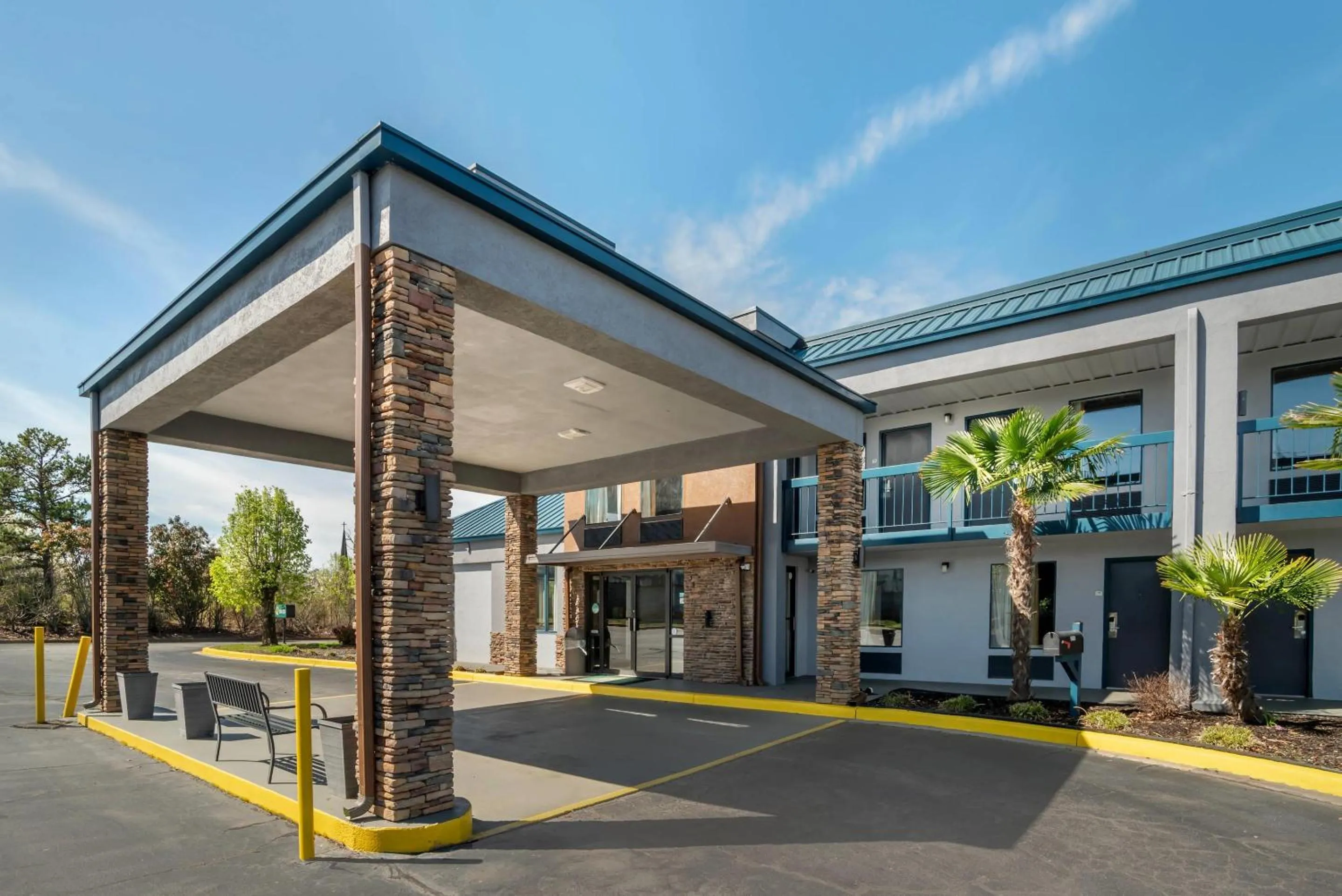 Property building in Quality Inn Simpsonville-Greenville