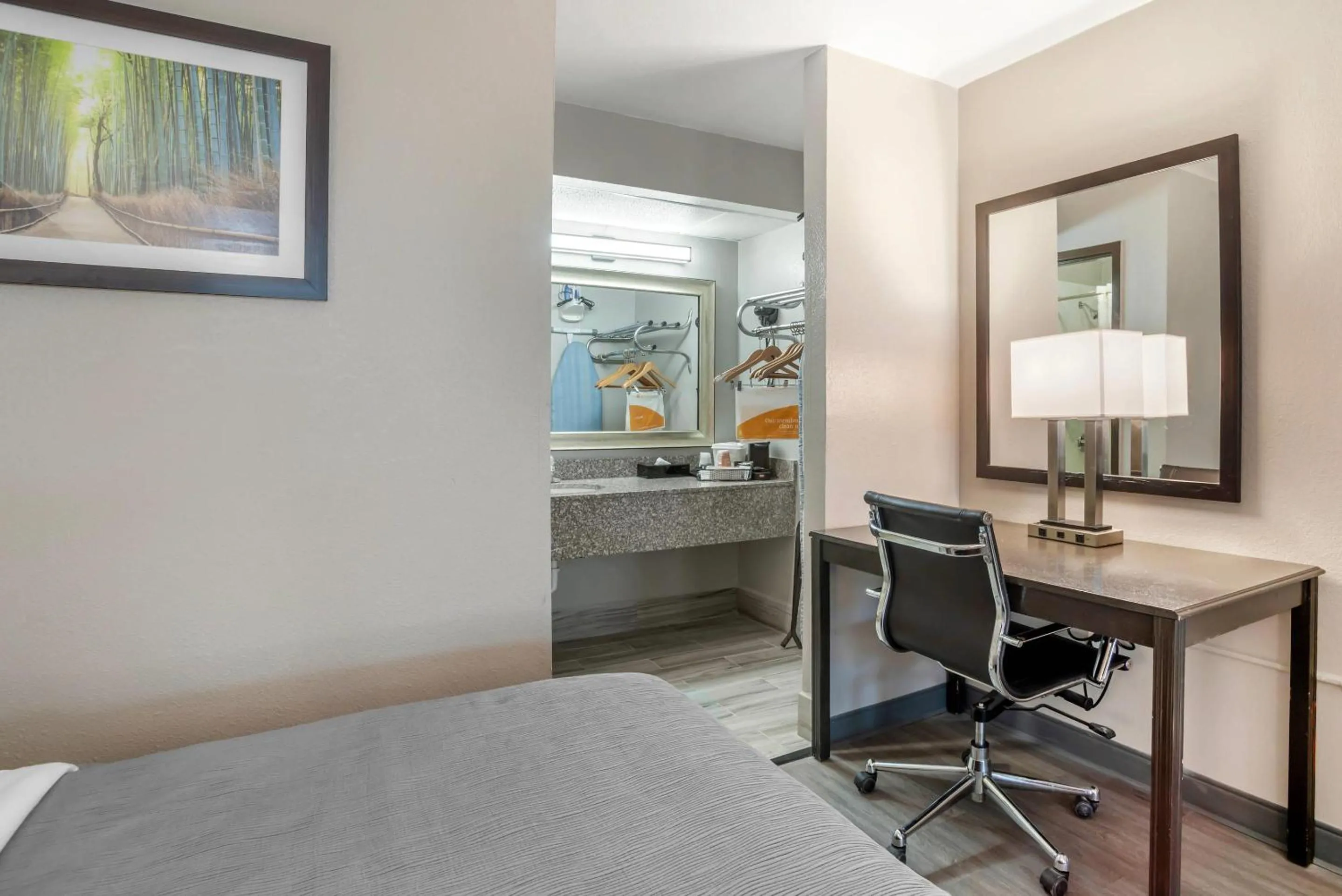 Bedroom, Bed in Quality Inn Simpsonville-Greenville