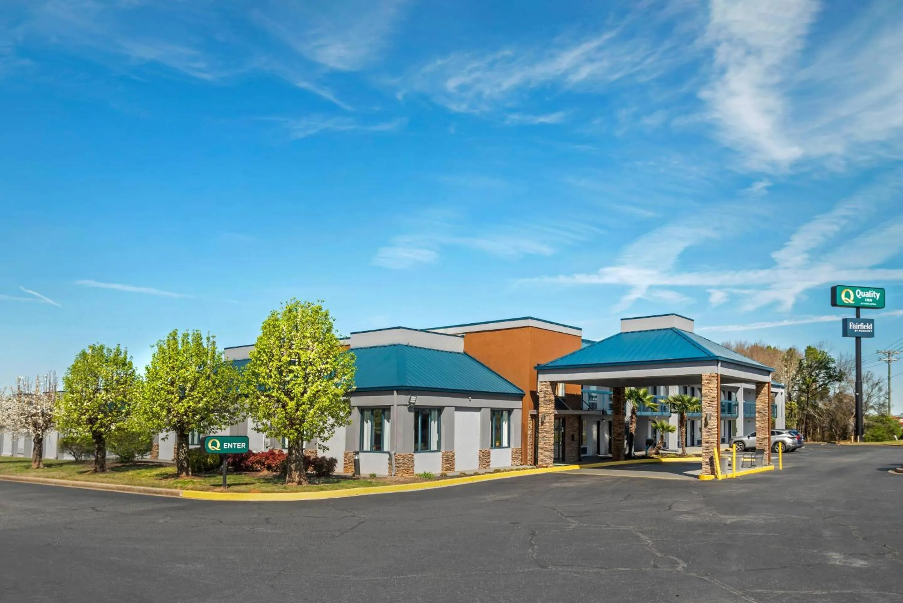 Property building in Quality Inn Simpsonville-Greenville