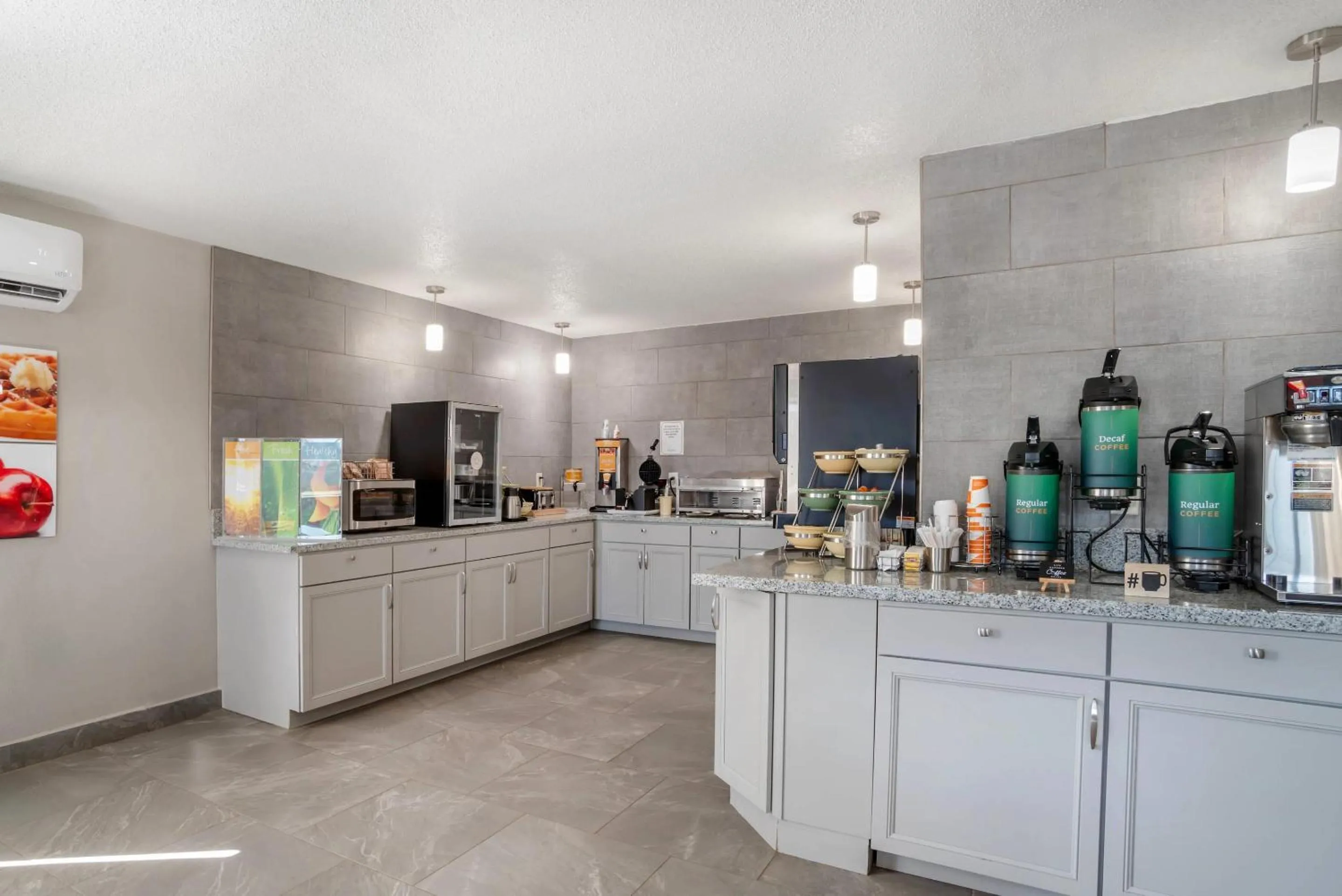 Breakfast in Quality Inn Simpsonville-Greenville