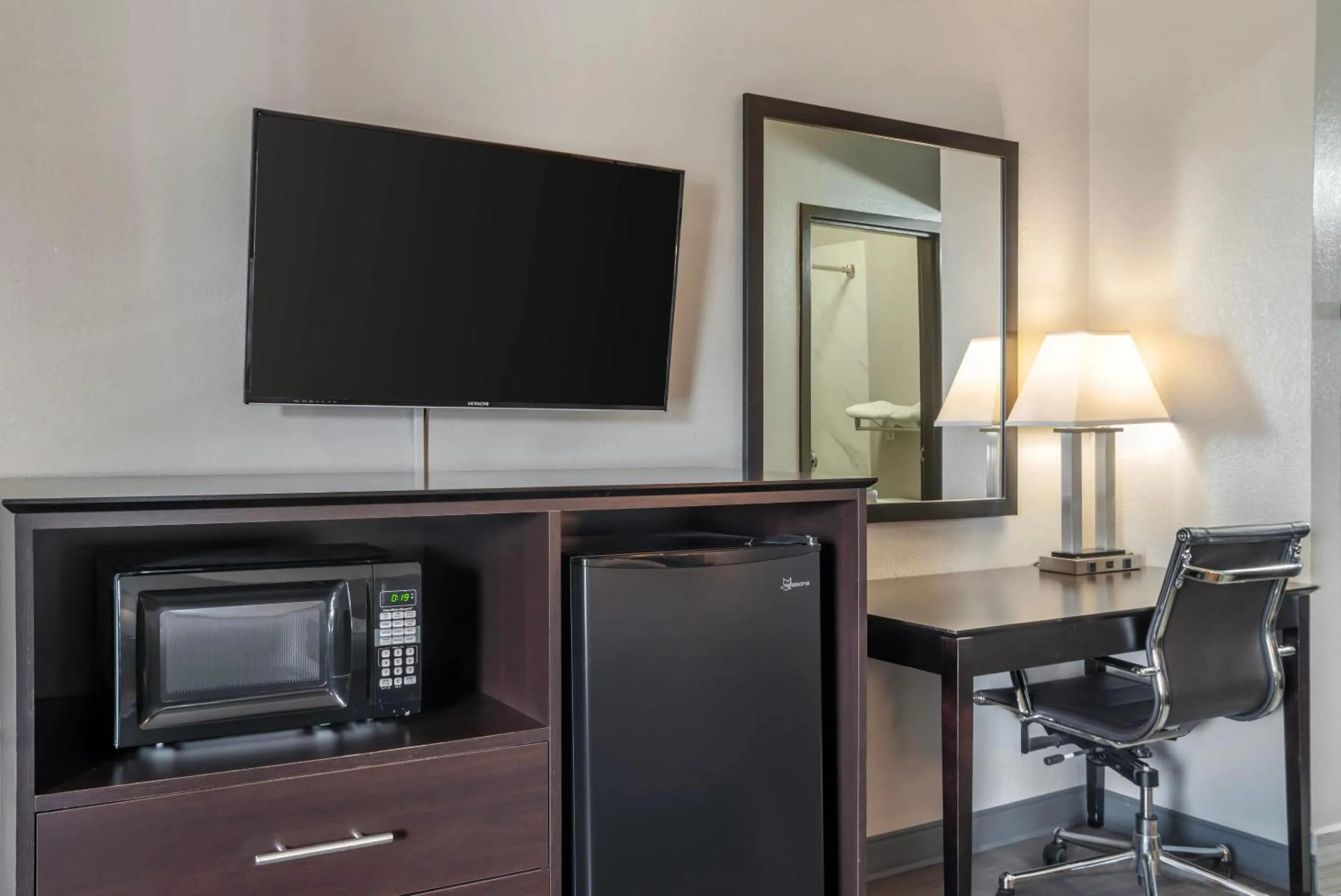 Bedroom in Quality Inn Simpsonville-Greenville