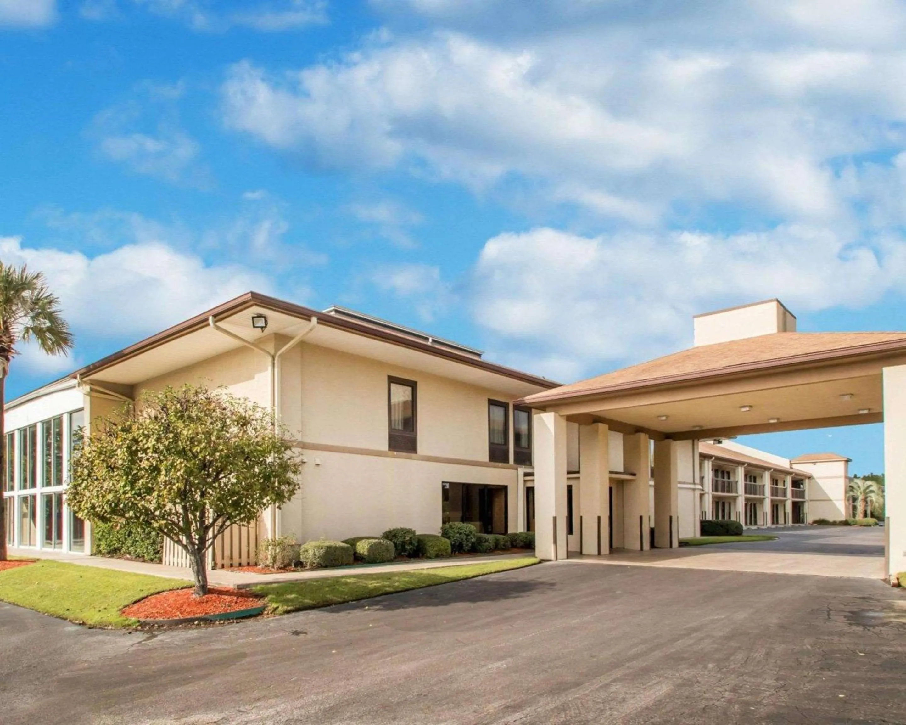 Property building in Quality Inn & Suites Ridgeland