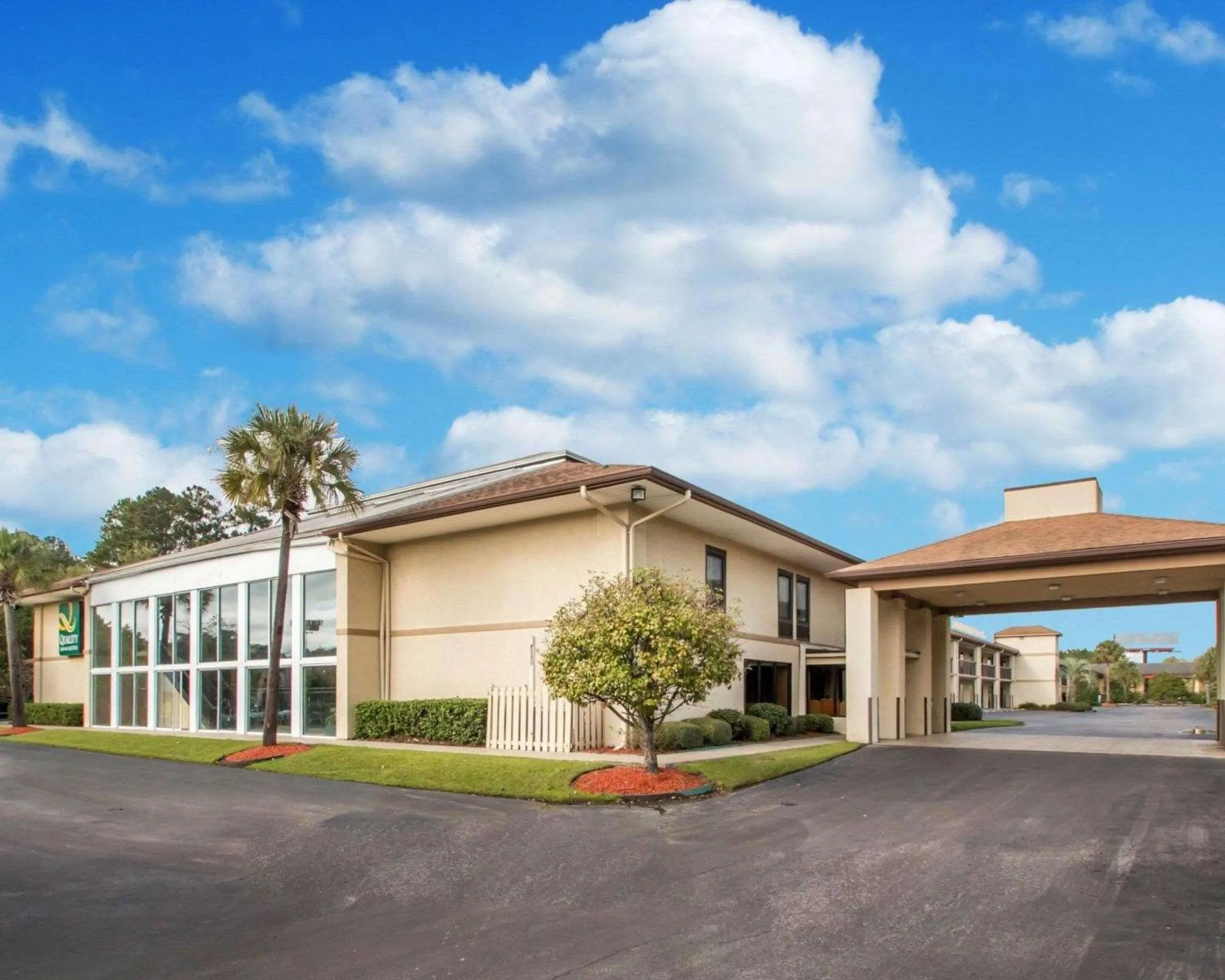 Property building in Quality Inn & Suites Ridgeland