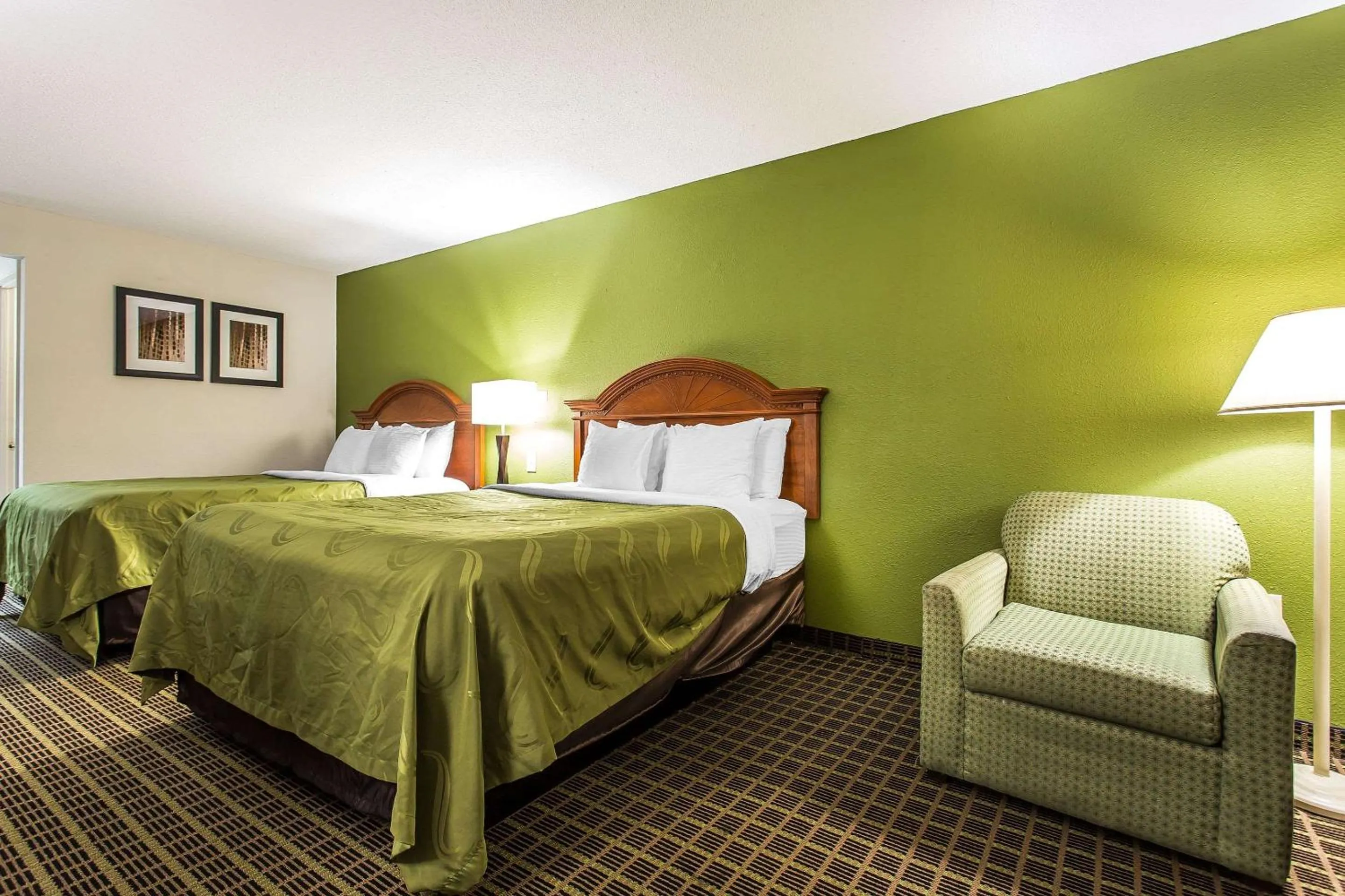 Photo of the whole room, Bed in Quality Inn & Suites Orangeburg