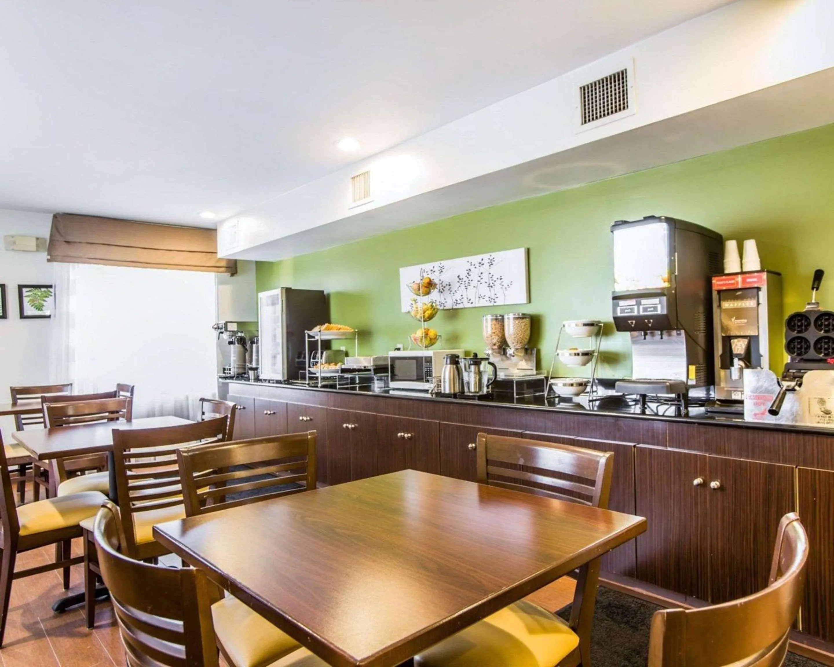 Restaurant/places to eat in Sleep Inn Walterboro I-95