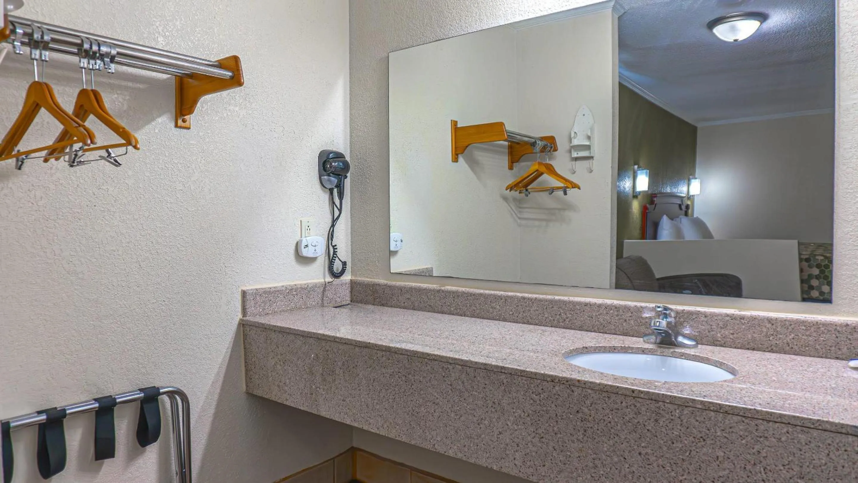 Bedroom in Rodeway Inn & Suites Fort Jackson