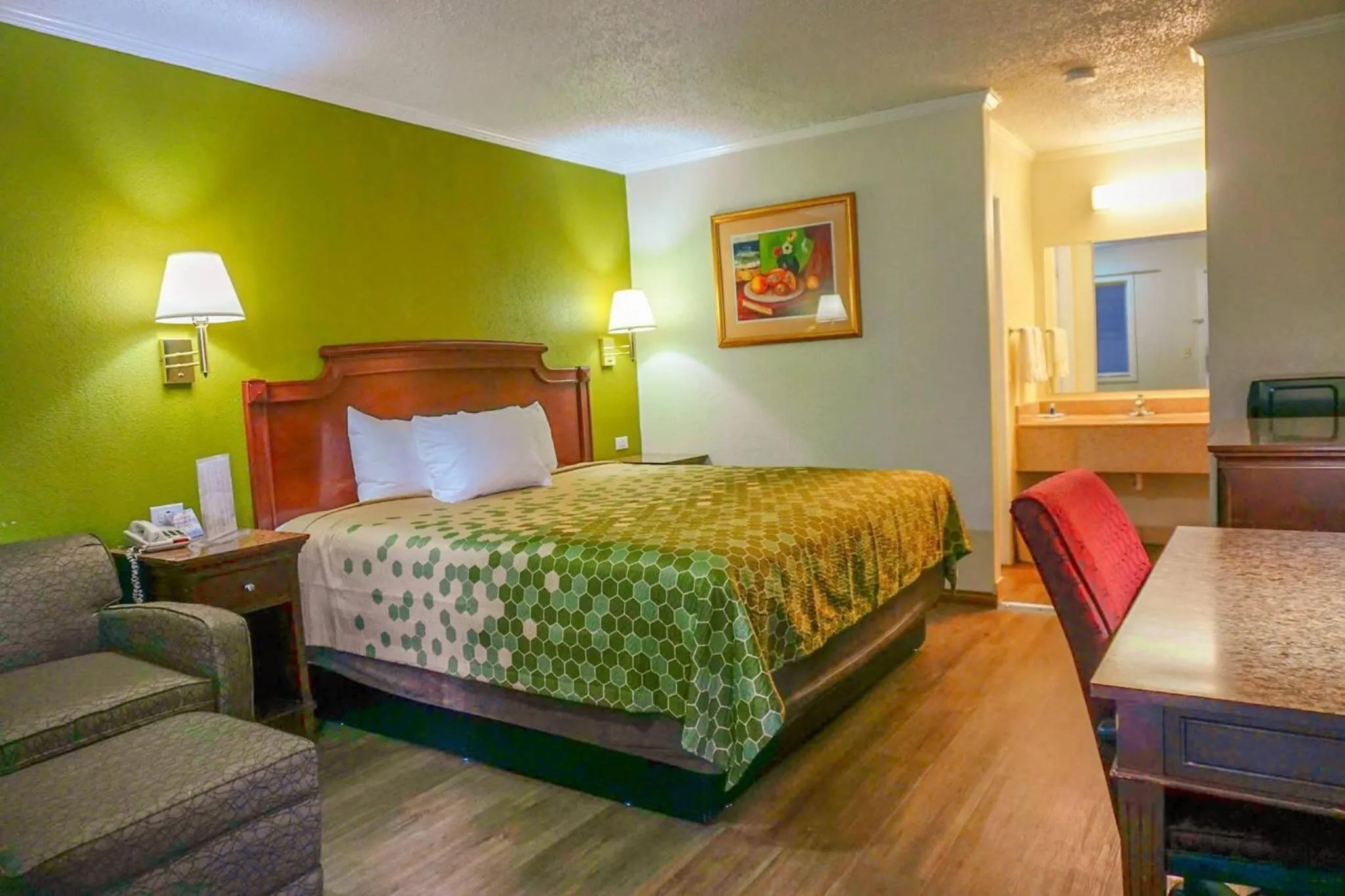 Bedroom, Bed in Rodeway Inn & Suites Fort Jackson