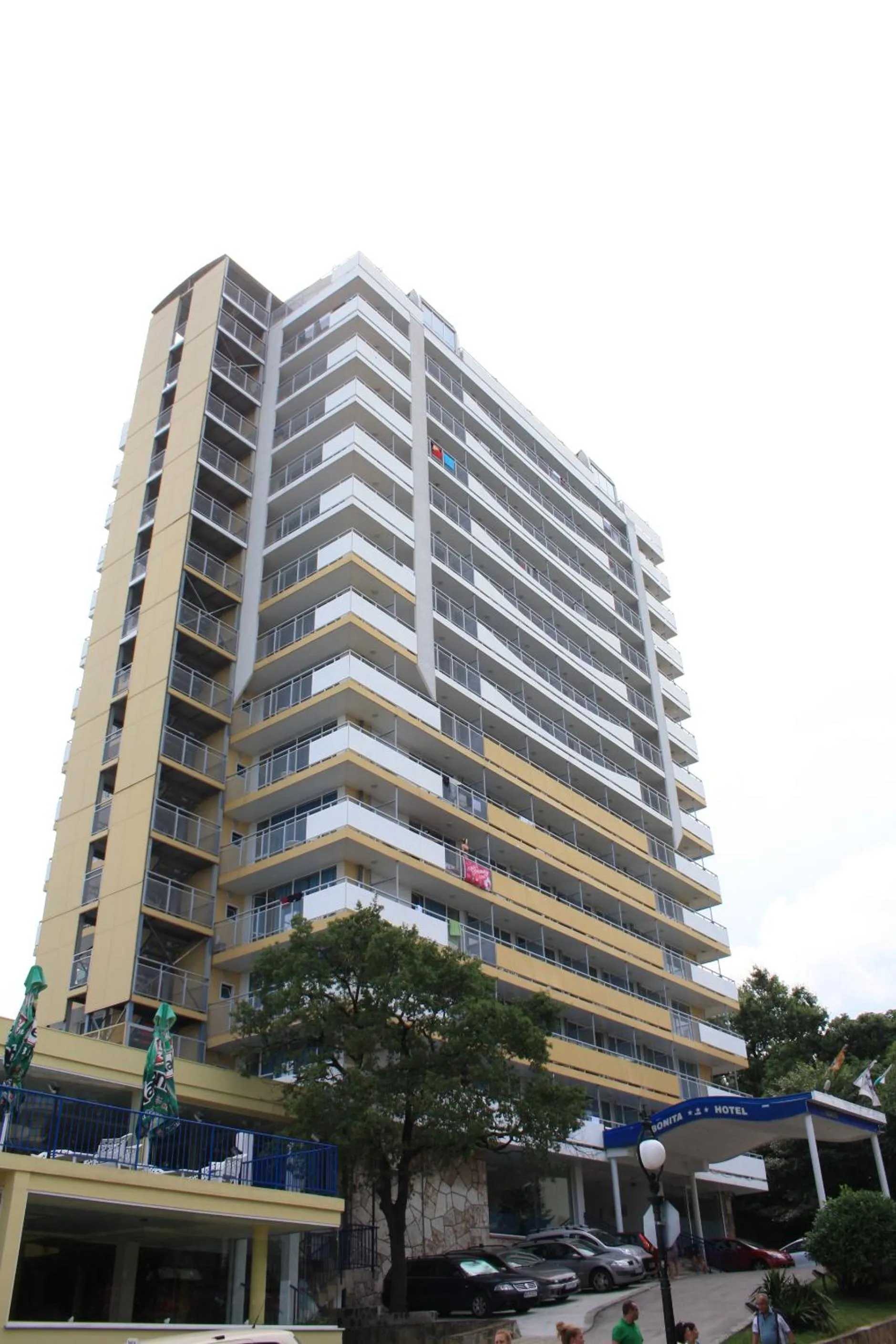 Facade/entrance in Bonita Hotel