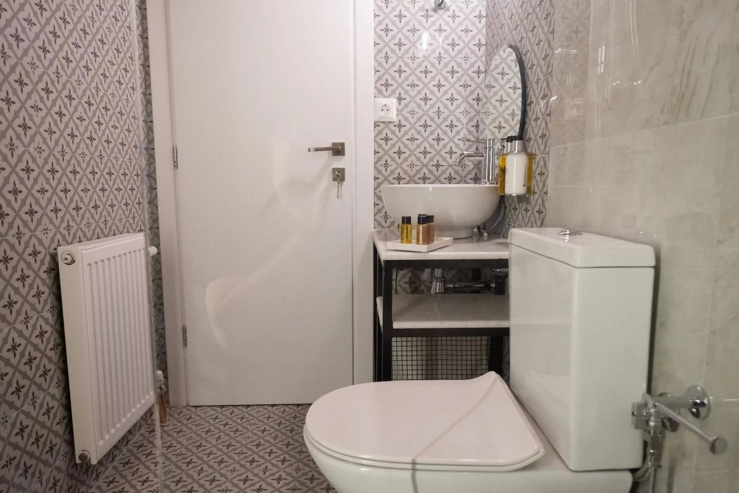 Queen Studio in ATHENIAN YARD SUITES Queen Studio in ATHENIAN YARD SUITES