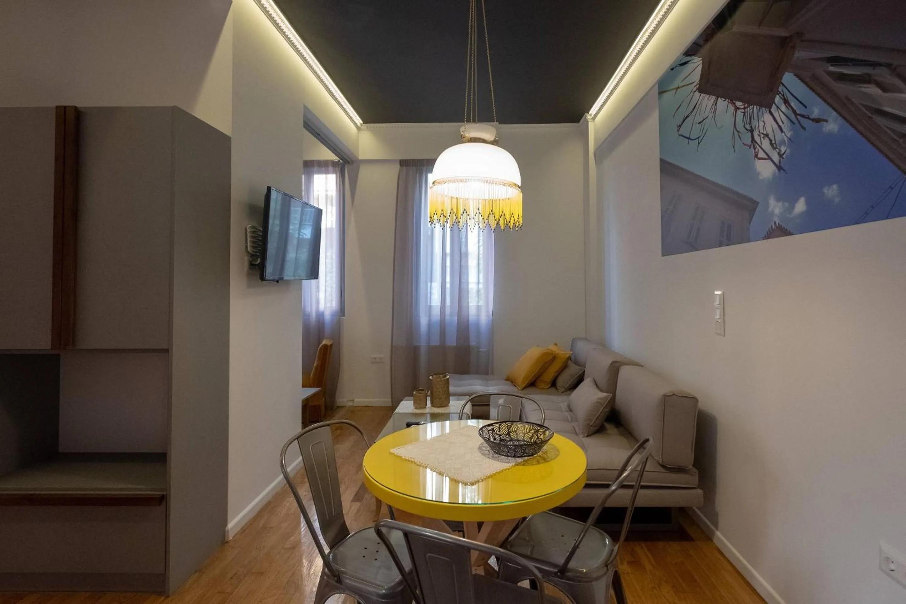 ATHENIAN YARD SUITES