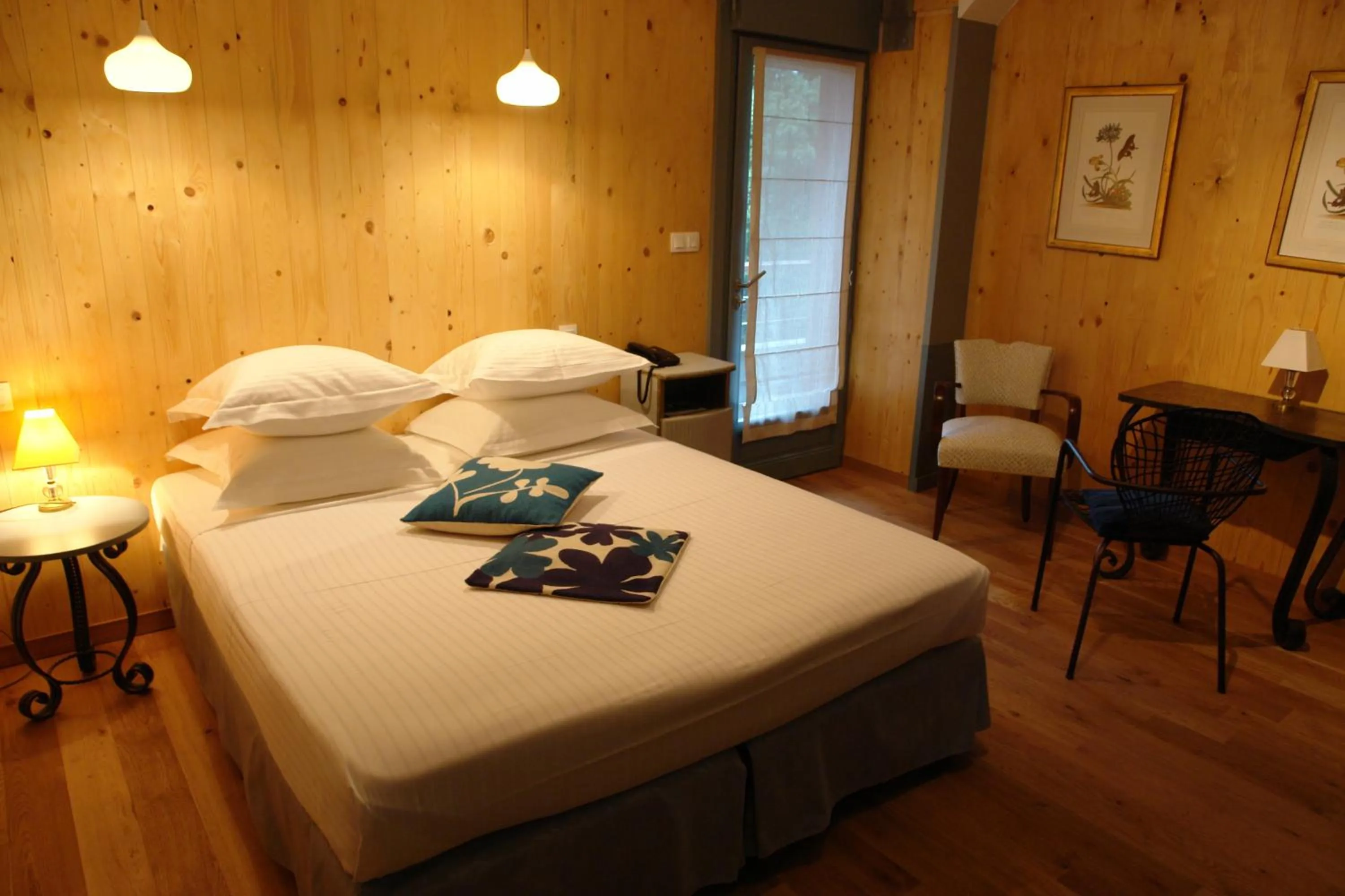 Bedroom in Lecoq Gadby