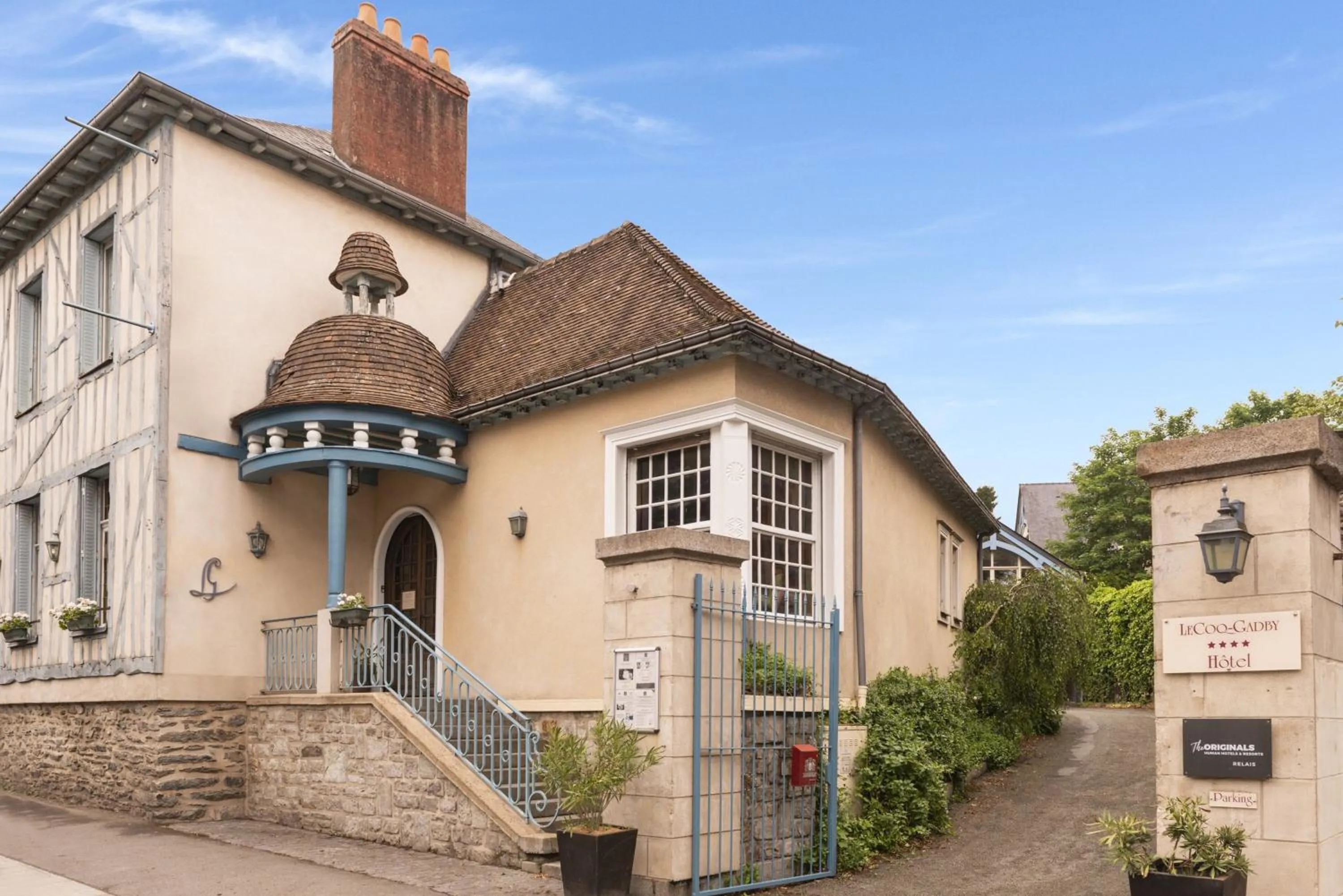 Property Building in Lecoq Gadby