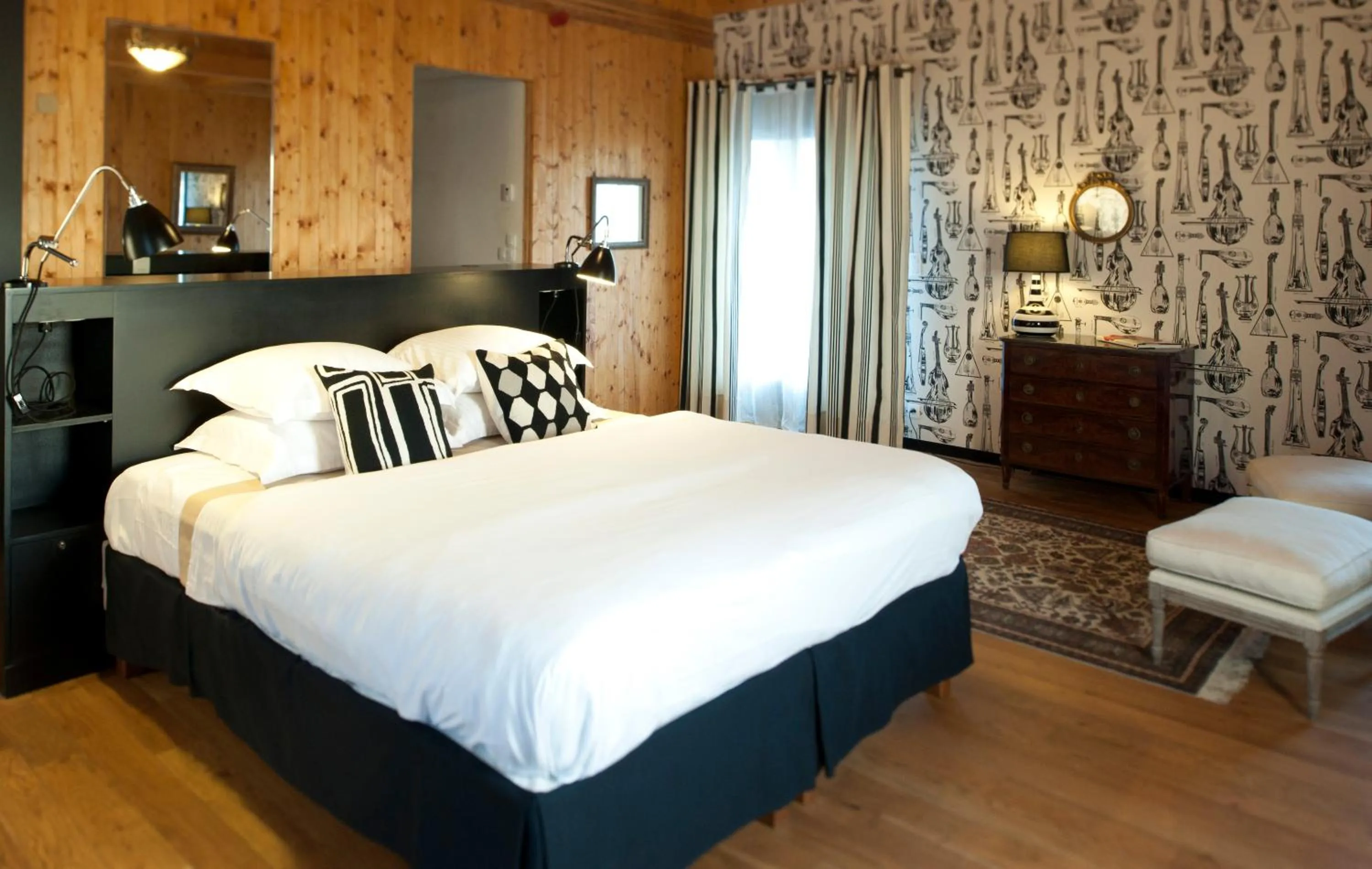 Photo of the whole room in Lecoq Gadby