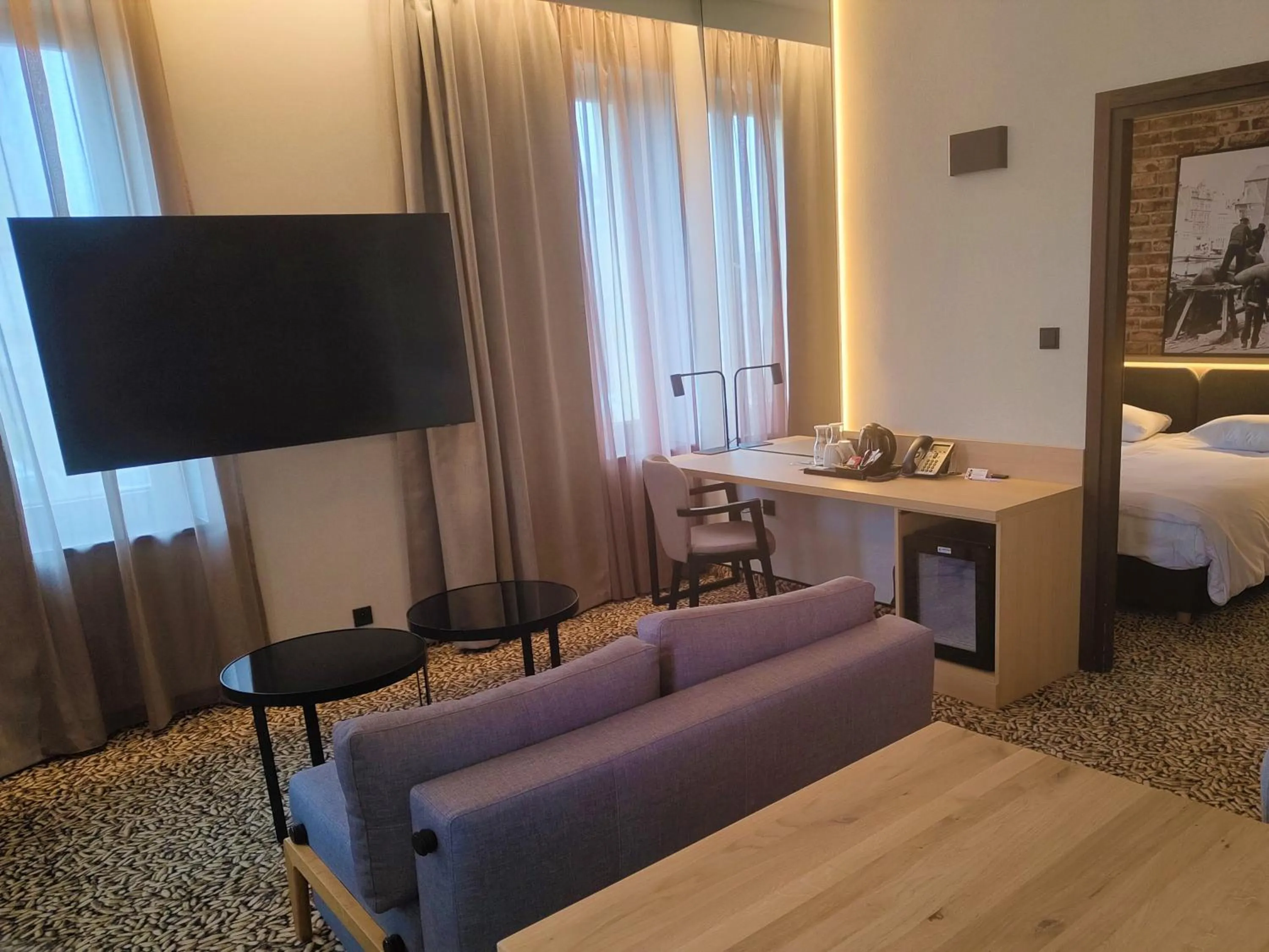 Living room, Bed in Qubus Hotel Gdańsk