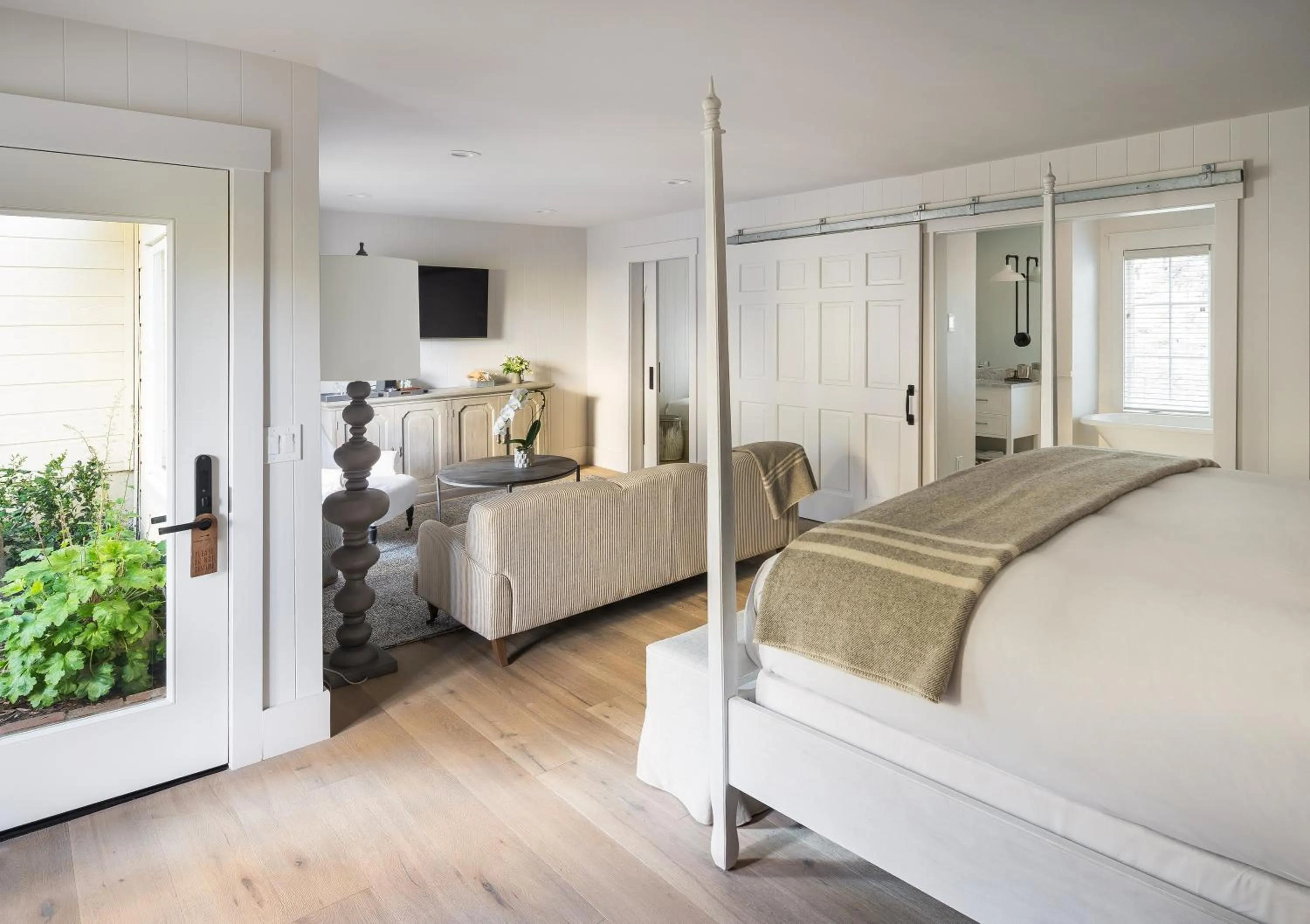 Bed in Farmhouse Inn