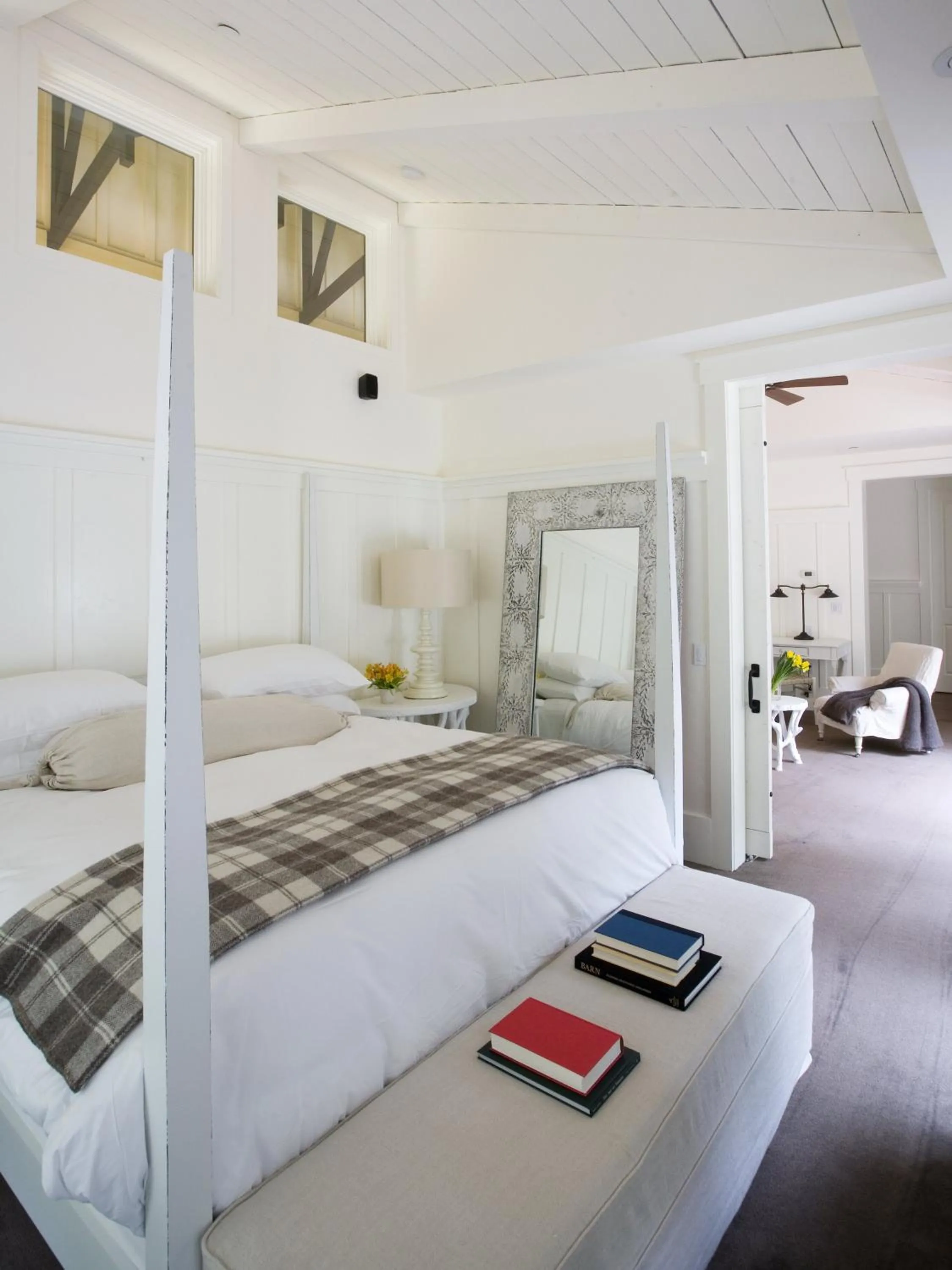 Bed in Farmhouse Inn