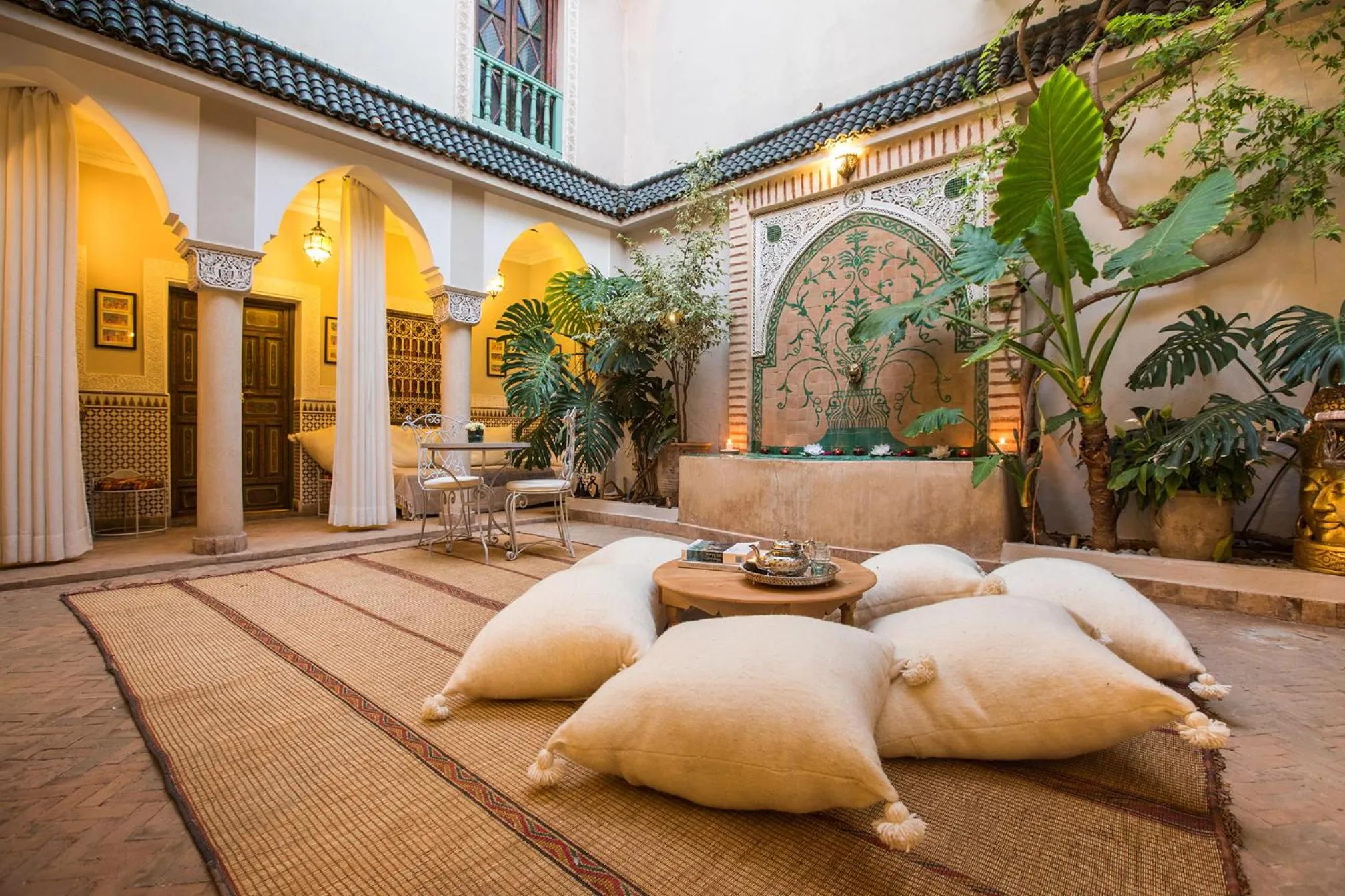 Communal lounge/ TV room in Riad Villa Harmonie