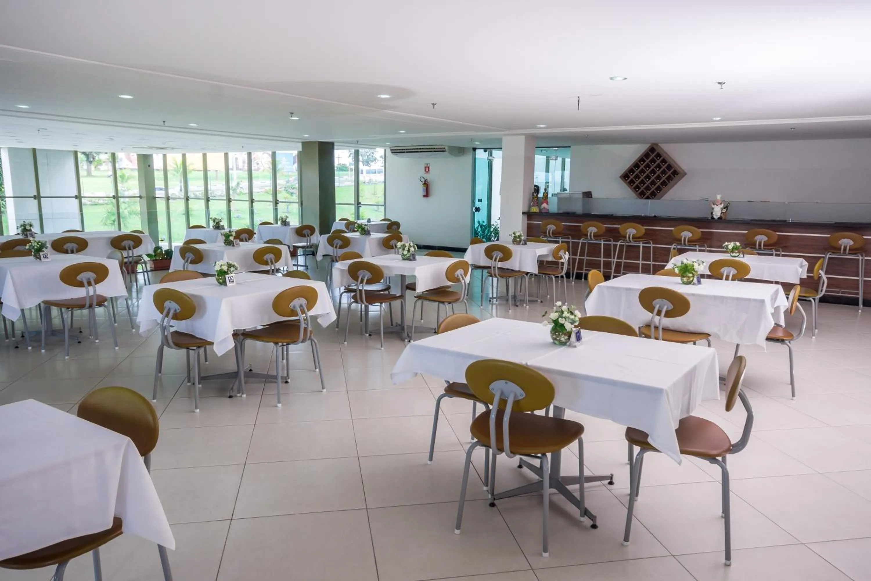 Restaurant/places to eat in Cambuci Hotel