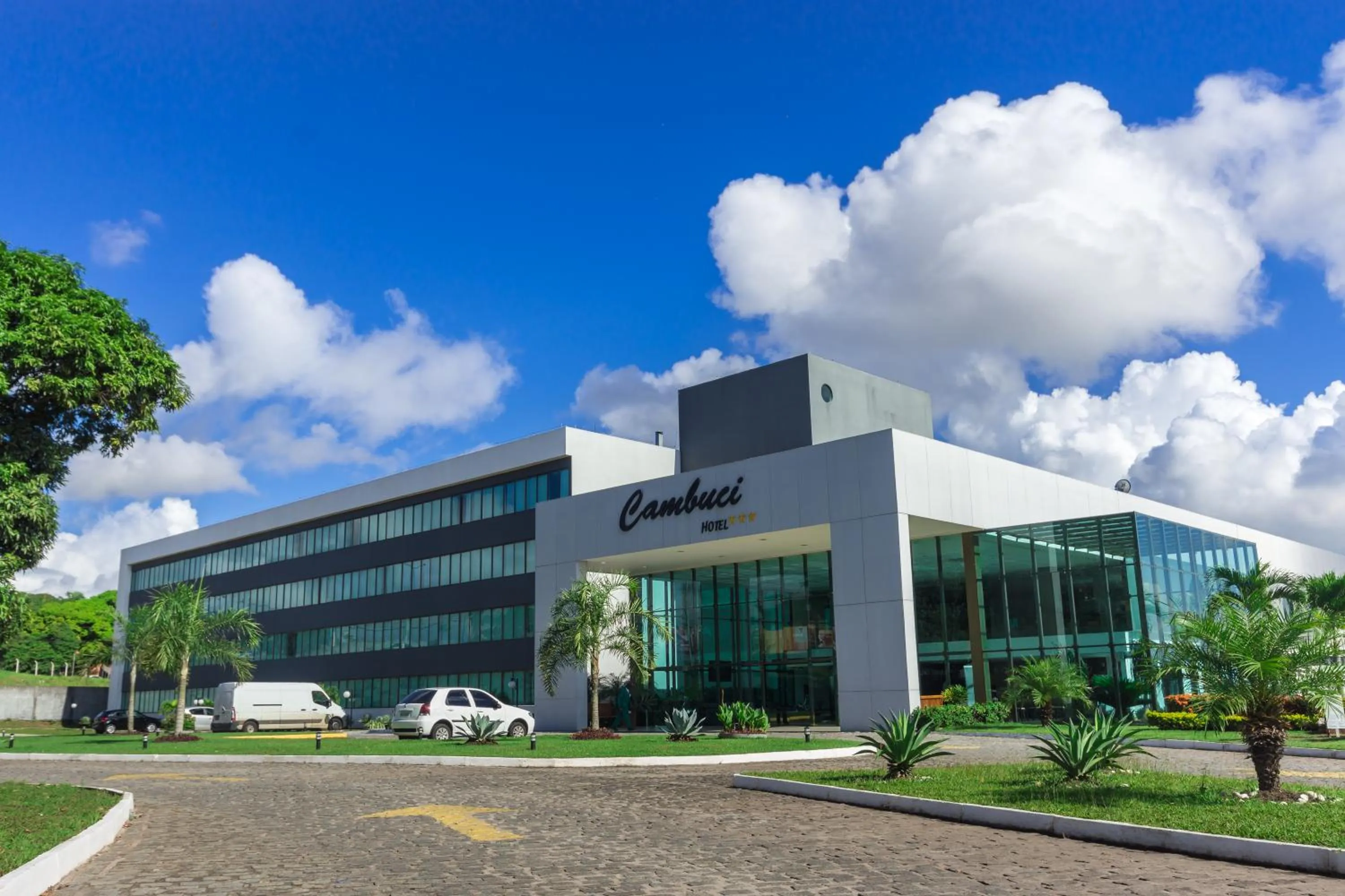 Facade/entrance in Cambuci Hotel