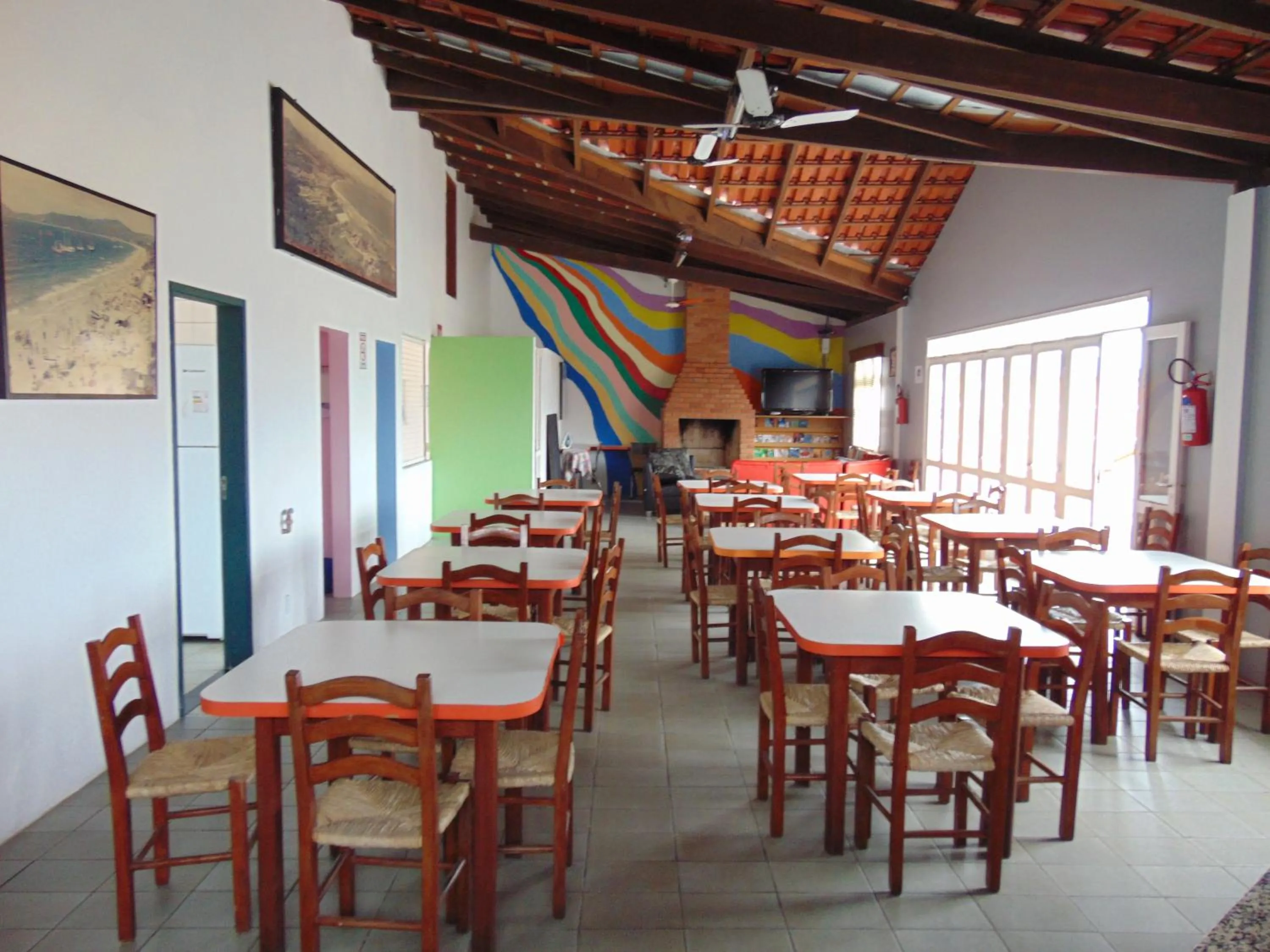 Dining area in Hostel Canasvieiras